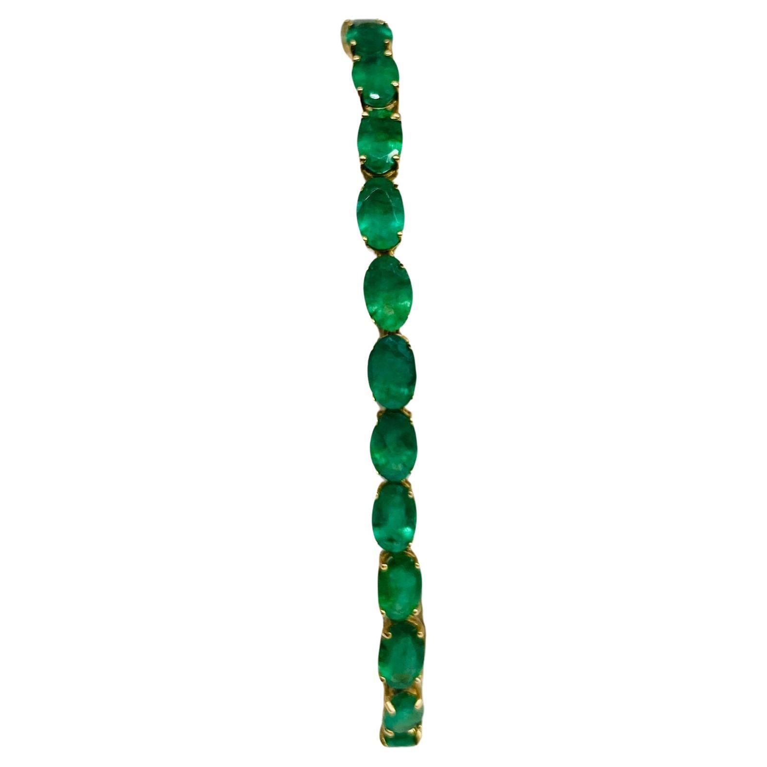 Bochic “Vintage Retro” Oval Natural Emeralds from Zambia Set In 18K Gold  
Natural Green Emeralds Oval shapes 
11 Carats 

This tennis Bracelet  is from the 