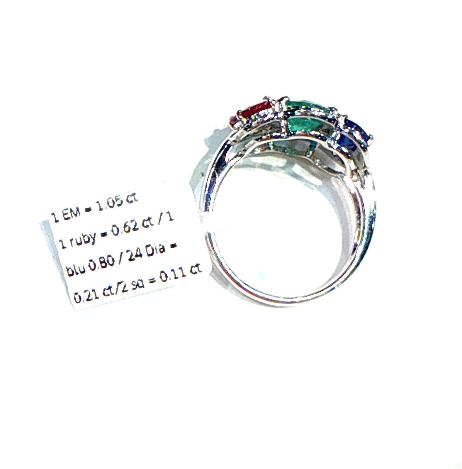 Anello vintage Bochic con zaffiro, smeraldo, rubino e diamante incastonati in oro bianco 18 carati in vendita 10