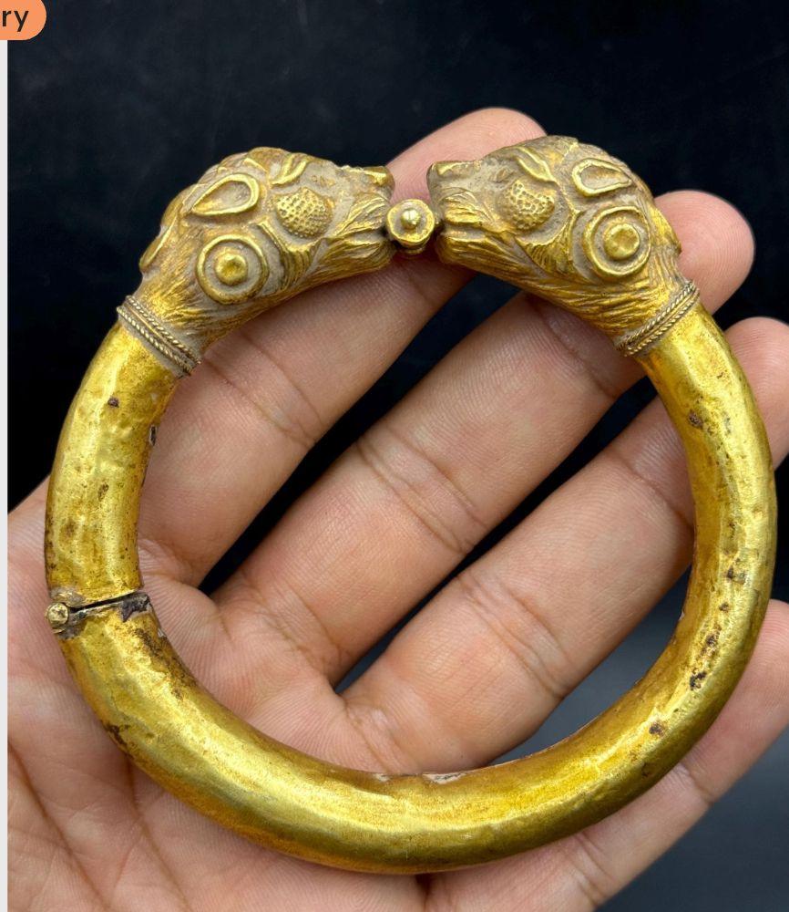 Bochic Vintage Löwenarmreif aus massivem 18 Karat Gold, Original, Herkunft Afghanistan im Zustand „Hervorragend“ im Angebot in New York, NY