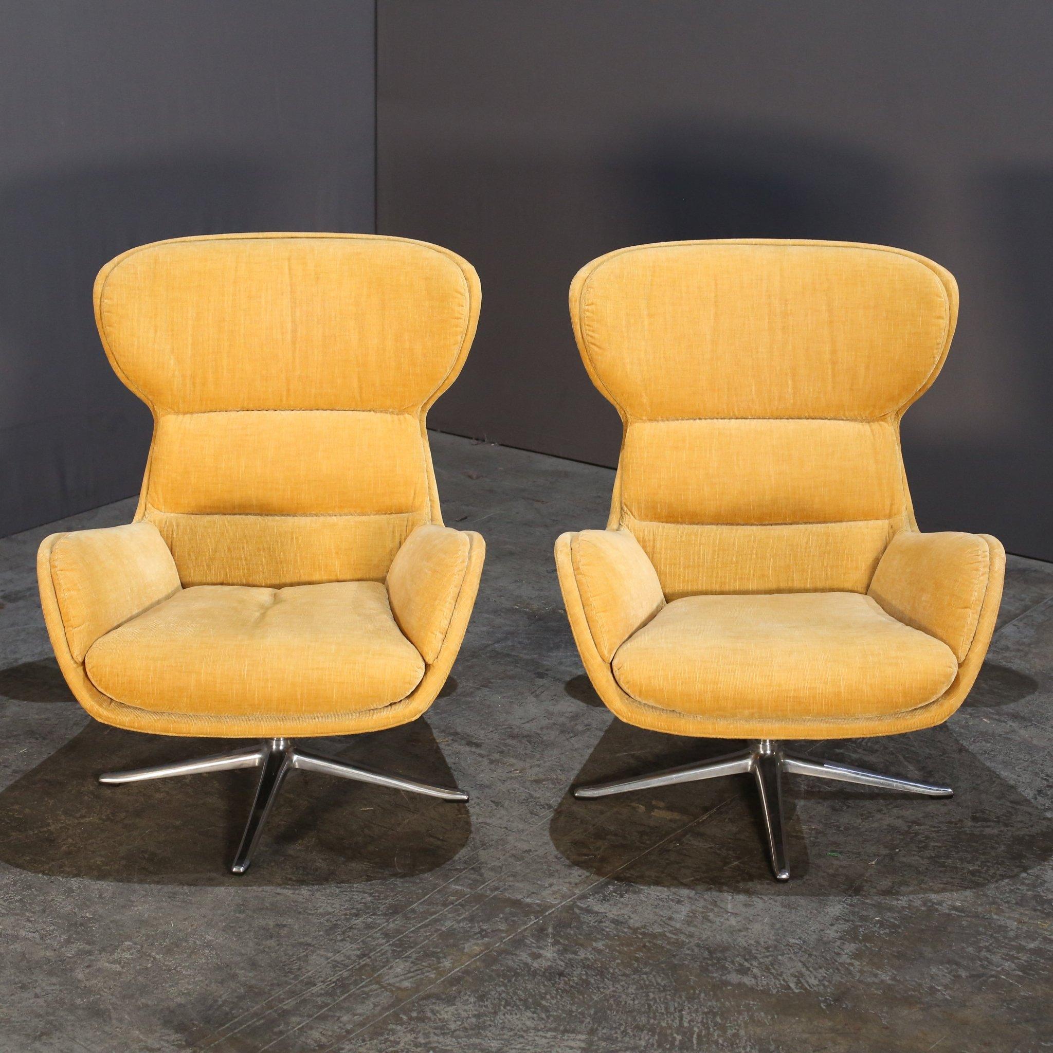 Danois Chaise BoConcept jaune velours côtelé à fonction pivotante en vente