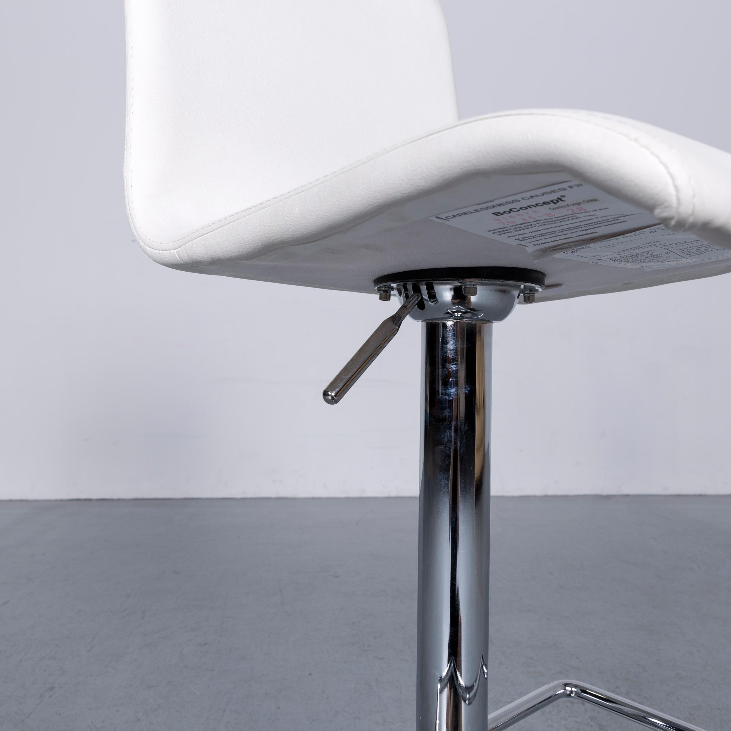 BoConcept Designer Leather Barstool in Crème White Leather Metal Frame In Good Condition For Sale In Cologne, DE