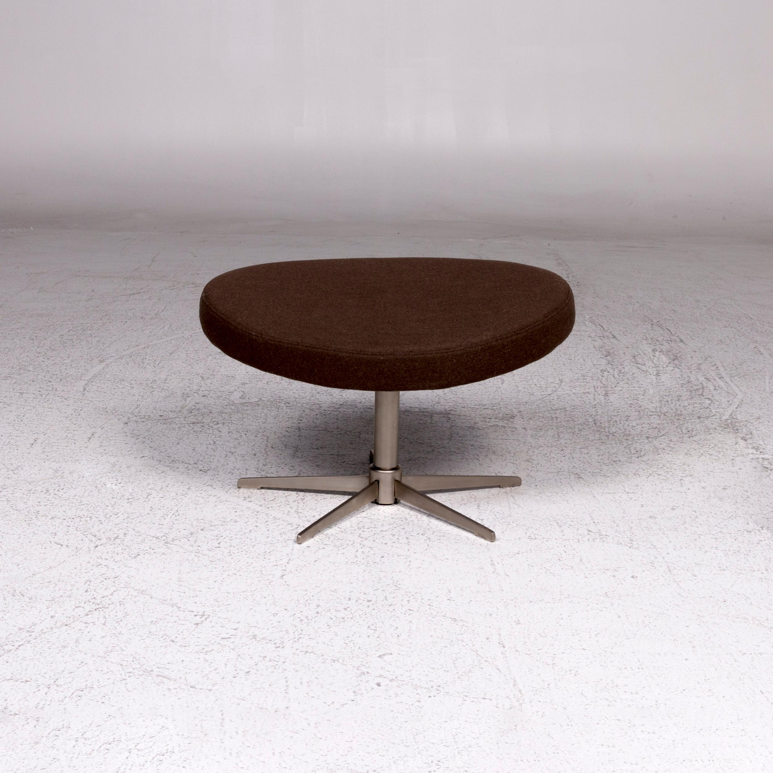 We bring to you a BoConcept fabric stool brown swivel function.

 Product measurements in centimeters:
 
Measures: Depth 45
 Width 65
 Height 35.





 