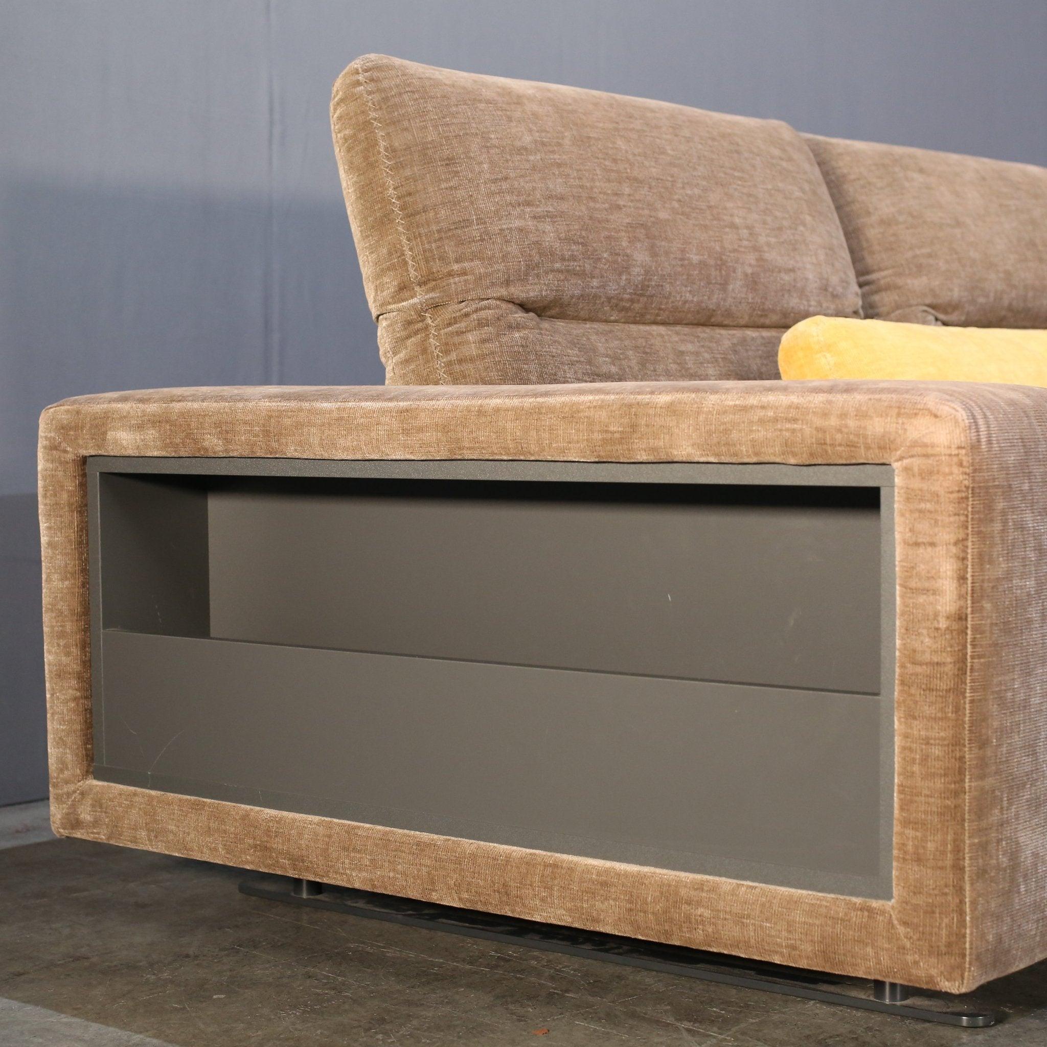 Sofá modular grande BoConcept con respaldo ajustable y secciones de almacenamiento Moderno