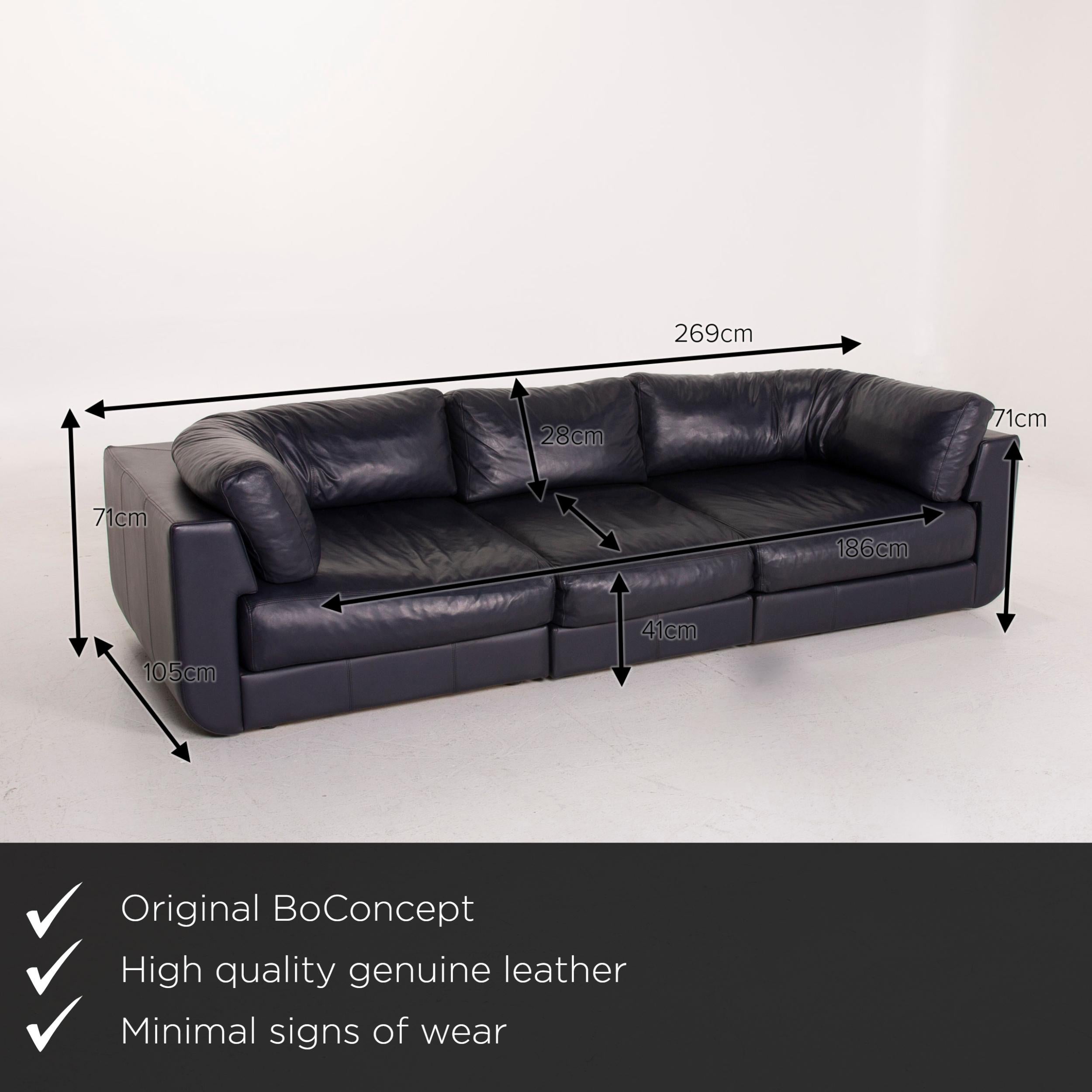 We present to you a BoConcept Largo leather sofa blue three-seat.


 Product measurements in centimeters:
 

Depth 105
Width 269
Height 71
Seat height 41
Rest height 71
Seat depth 60
Seat width 186
Back height 28.
 