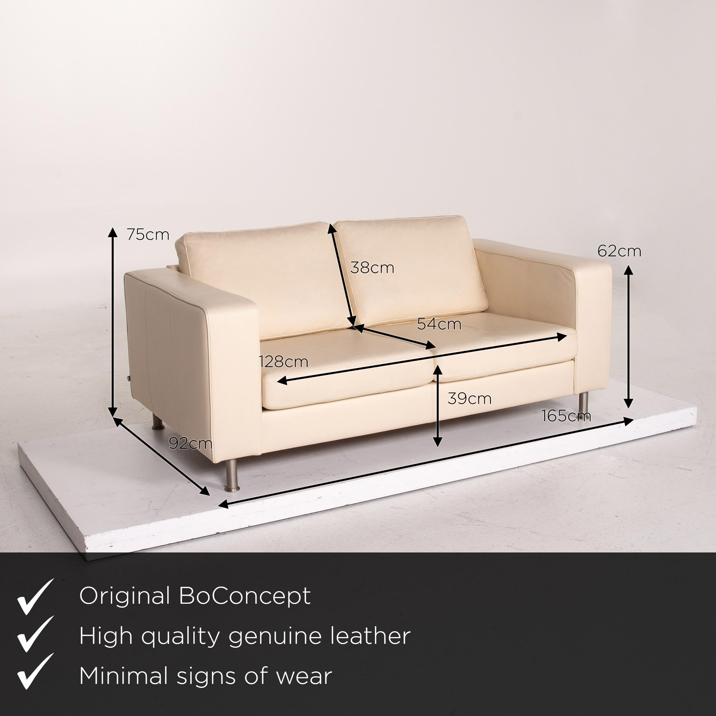 We present to you a BoConcept leather sofa cream two-seat couch.

Product measurements in centimeters:

Depth 92
Width 165
Height 75
Seat height 39
Rest height 62
Seat depth 54
Seat width 128
Back height 38.
 
 
  