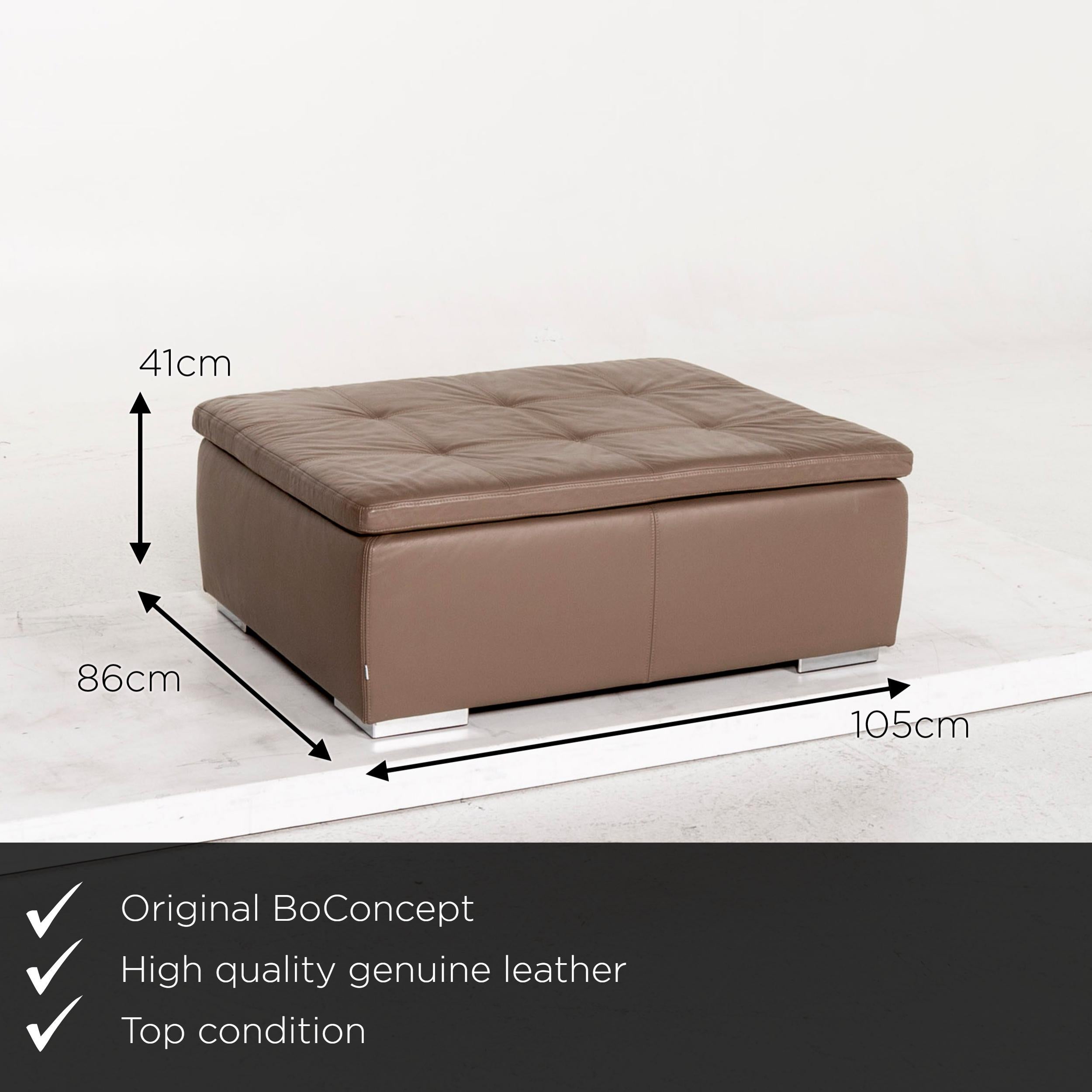 We present to you a BoConcept Mezzo leather stool brown gray-brown ottoman.
    
 

 Product measurements in centimeters:
 

 Depth 86
 Width 105
 Height 41.





  