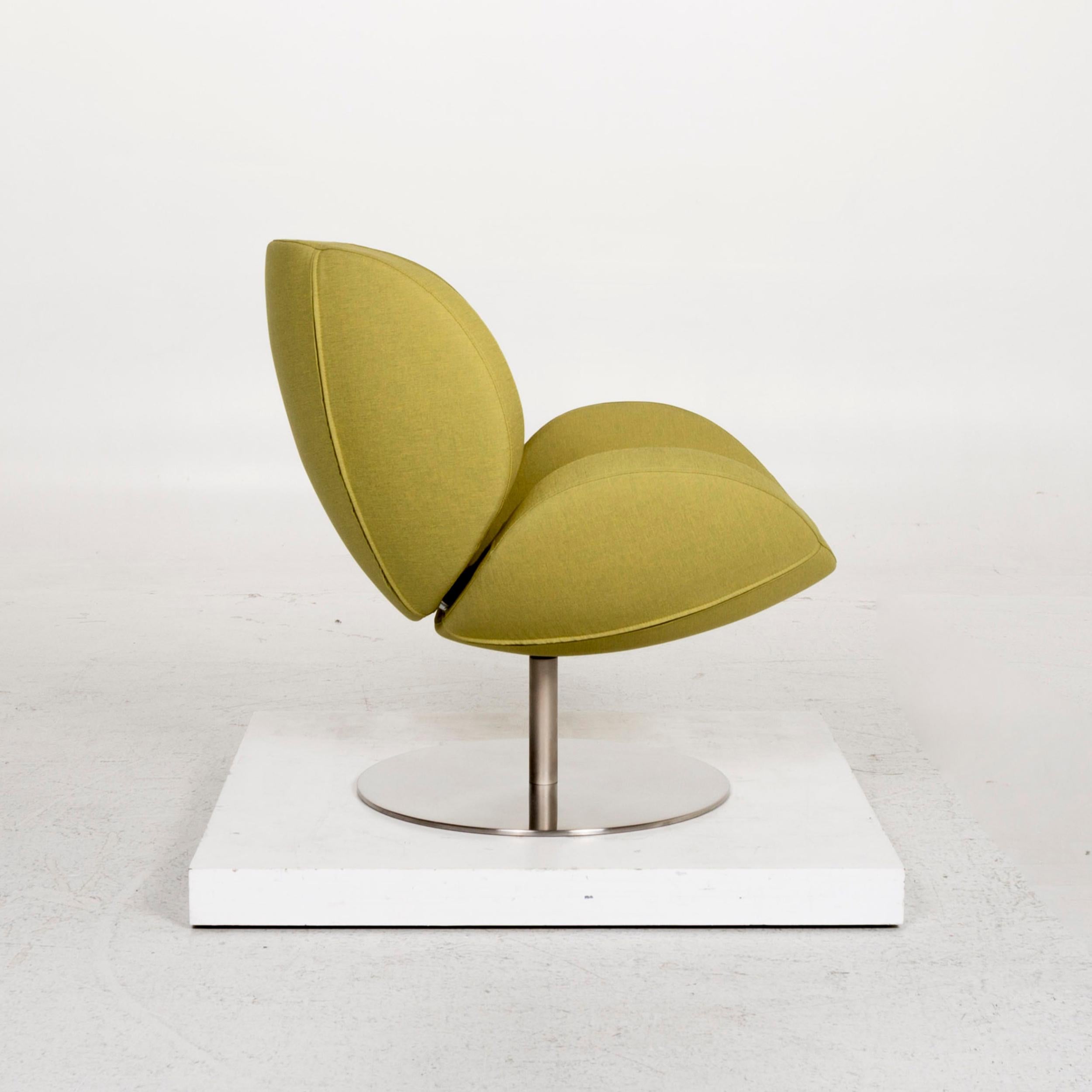 BoConcept Ogi Fabric Armchair Incl. Stool Green Lime Green Swivel Chair In Excellent Condition For Sale In Cologne, DE