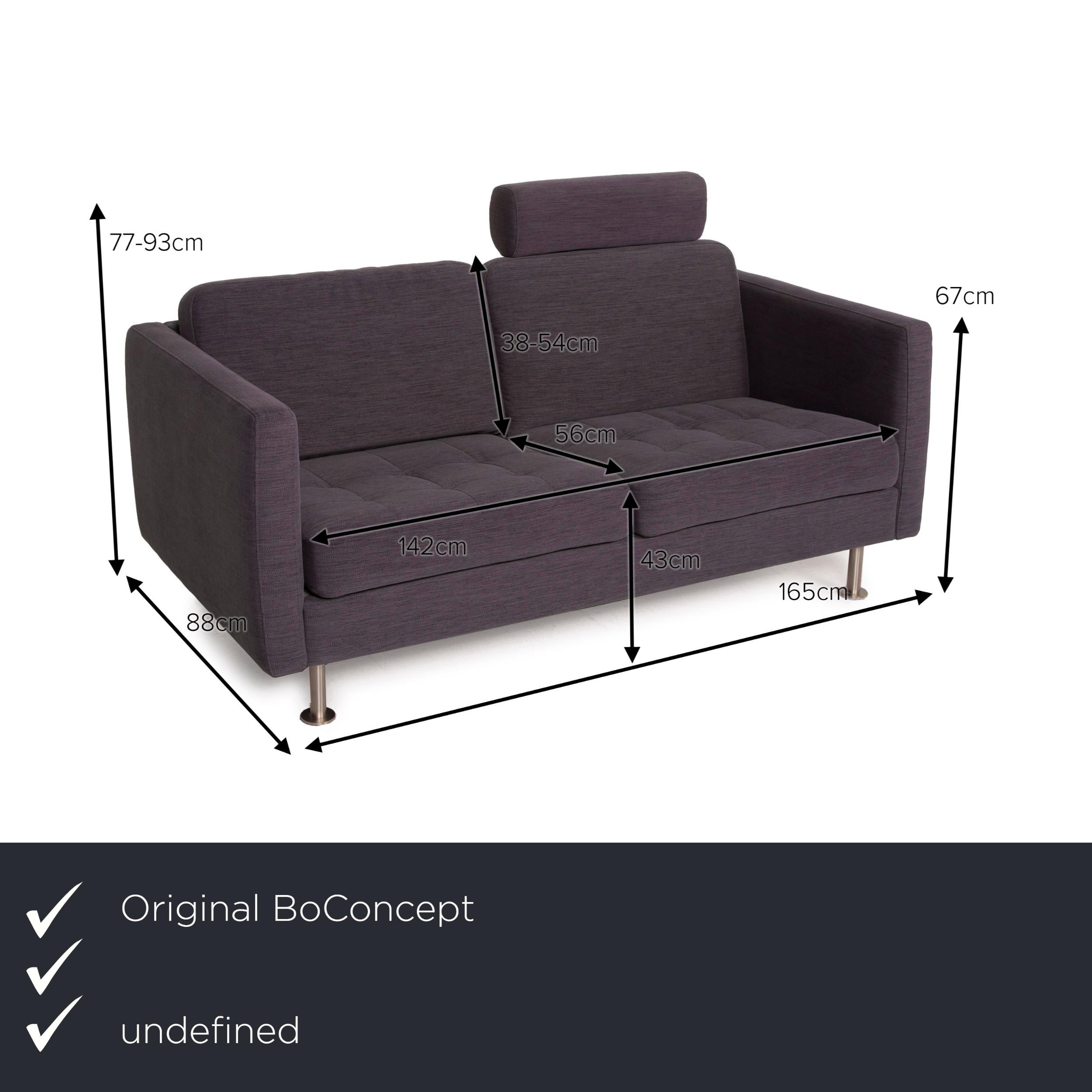 We present to you a BoConcept Osaka fabric sofa set gray 2x two-seater 1x stool set.


 Product measurements in centimeters:
 

Depth: 88
Width: 165
Height: 93
Seat height: 43
Rest height: 67
Seat depth: 56
Seat width: 142
Back height: