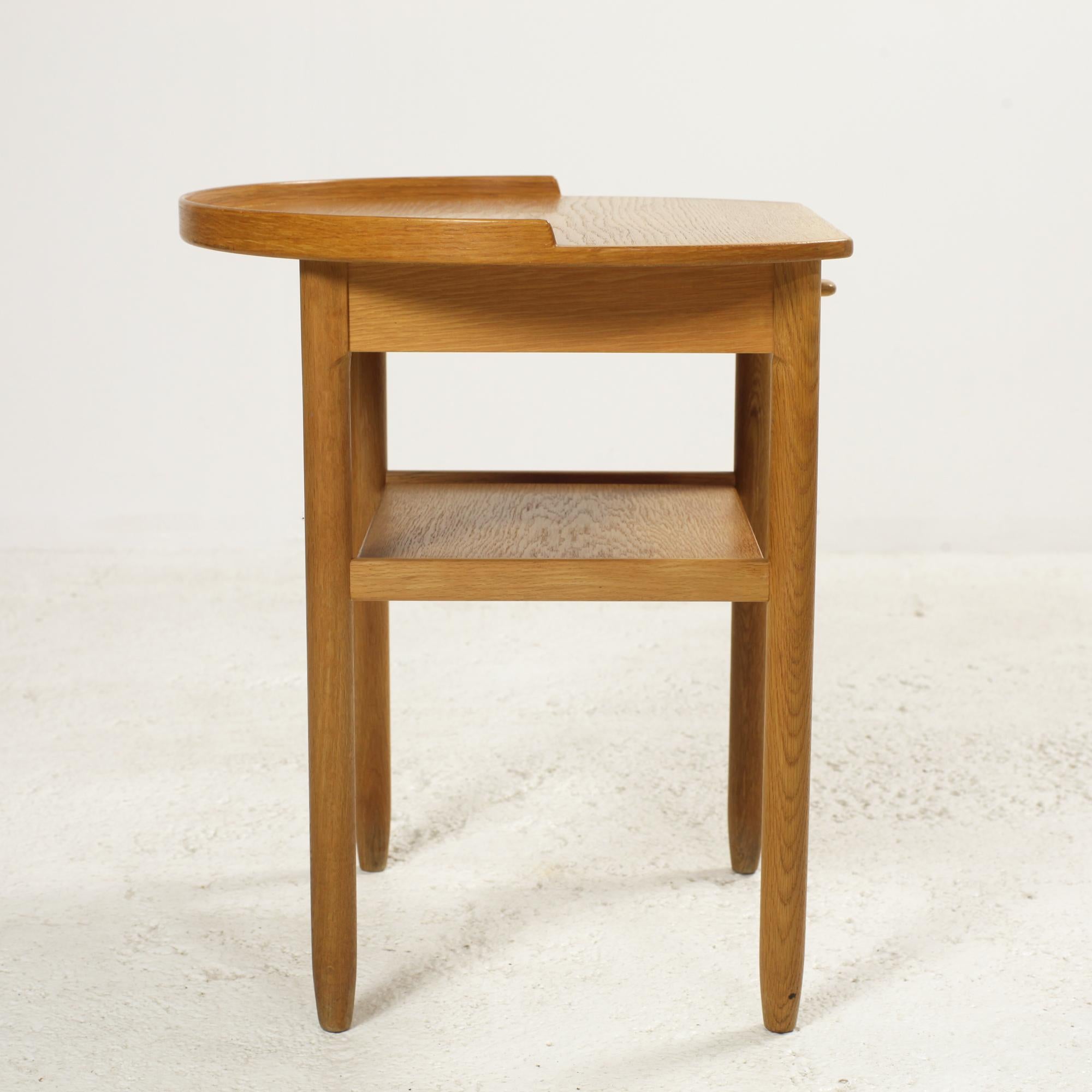Bodafors Night Stand or Side Table by Sven Engström and Gunnar Myrstrand 1960's In Good Condition For Sale In Saint  Ouen, FR