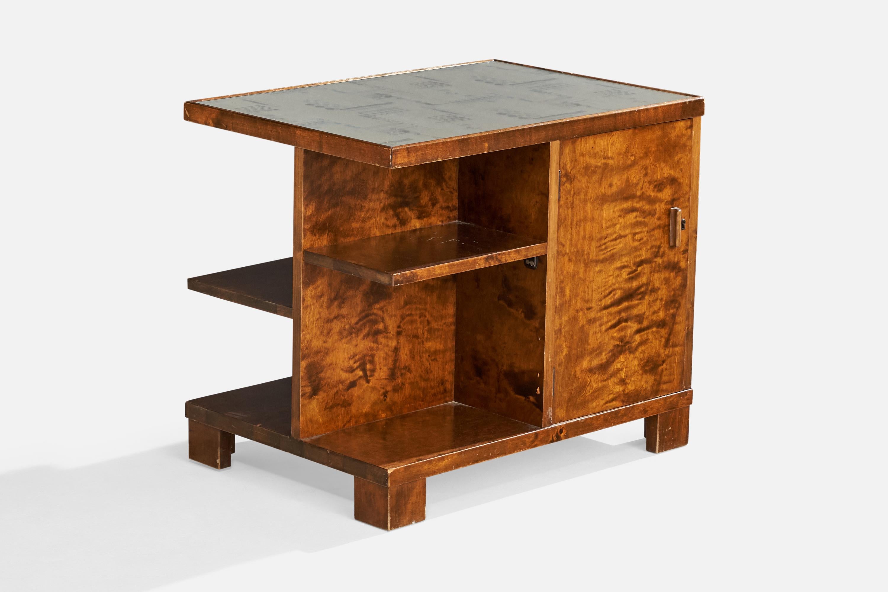 Beistelltisch oder -schrank aus dunkel gebeizter Birke, Papier und Glas, hergestellt von Bodafors Schweden, ca. 1930er Jahre.

Abmessungen: 22.125