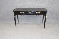 Escritorio Bodart Ebonizado Francés Estilo Luis XV con Ormolu de Bronce
