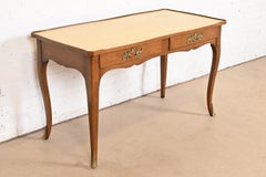 Bodart Escritorio provincial francés Luis XV de madera de cerezo con tapa de cuero