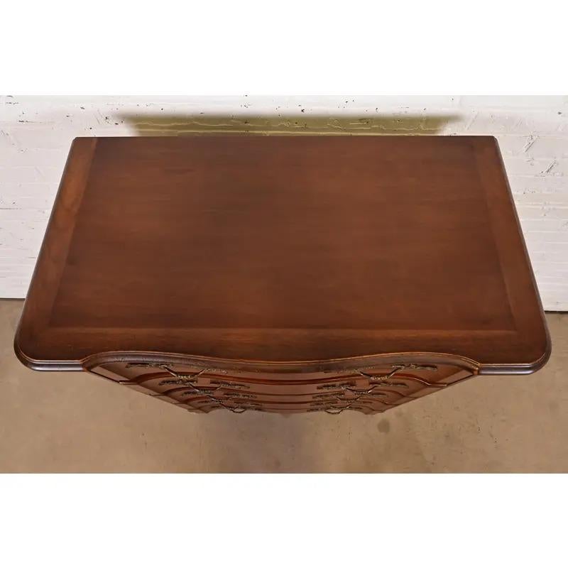 Comò Highboy in legno di Bodart, circa anni '60, Provincia Francese Luigi XV in vendita 6