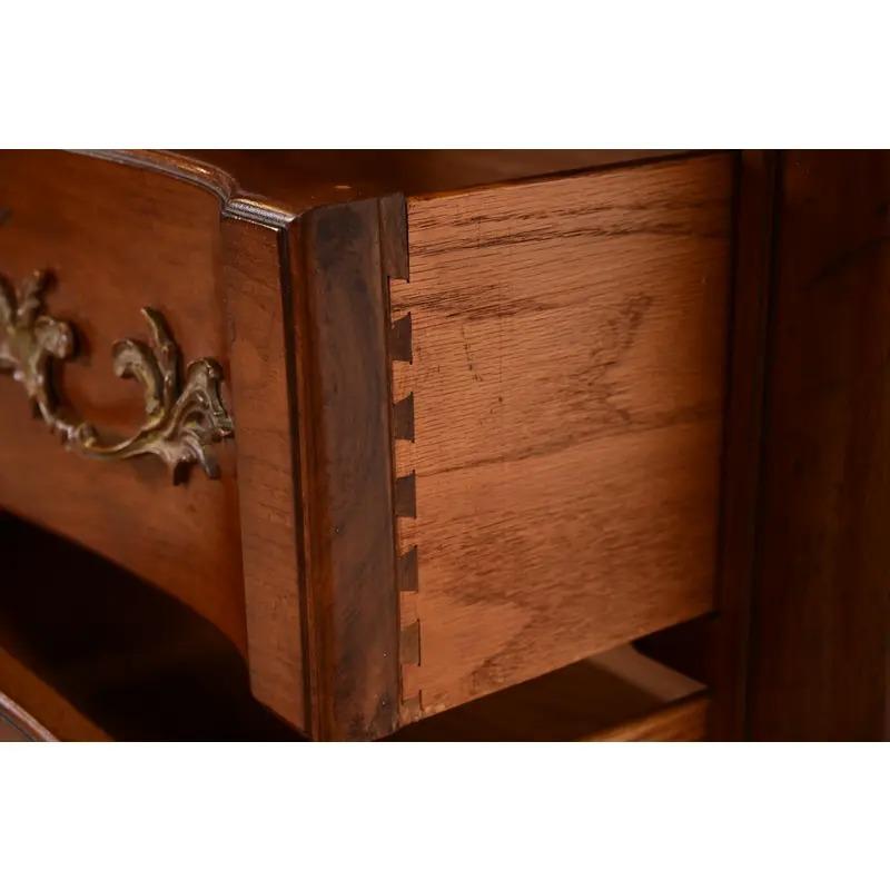 Cómoda Bodart French Provincial Louis XV Fruitwood Highboy, Circa 1960s en venta 1