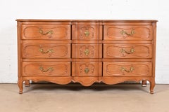 Comò triplo in legno di cirmolo Luigi XV di Bodart, circa anni '60