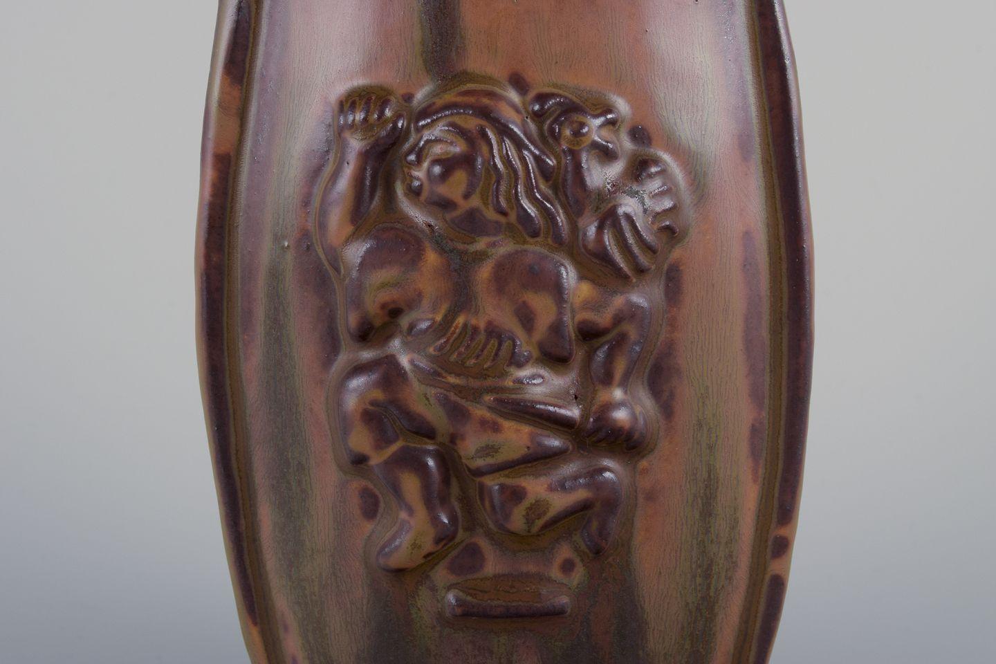 Bode Willumsen for Royal Copenhagen. Lidded jar made of sung glazed earthenware. For Sale 1