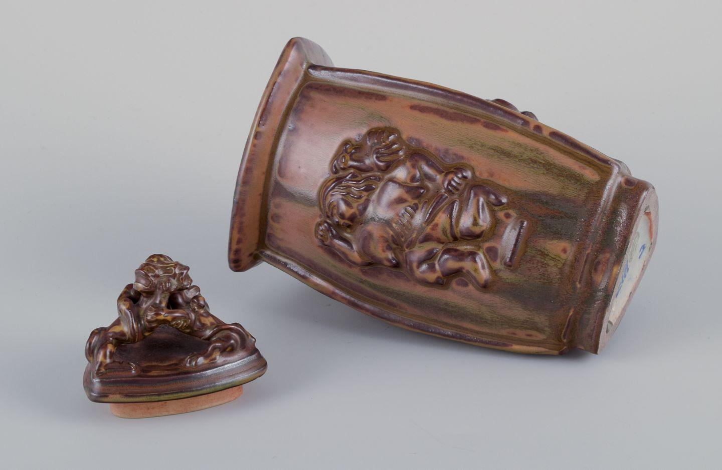 Bode Willumsen for Royal Copenhagen. Lidded jar made of sung glazed earthenware. For Sale 2