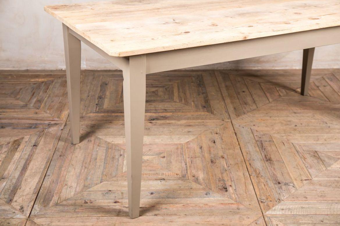 Boden Bespoke Pine Kitchen Table, 20th Century For Sale 7