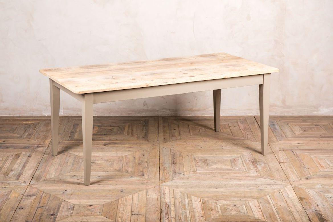Boden Bespoke Pine Kitchen Table, 20th Century For Sale 3