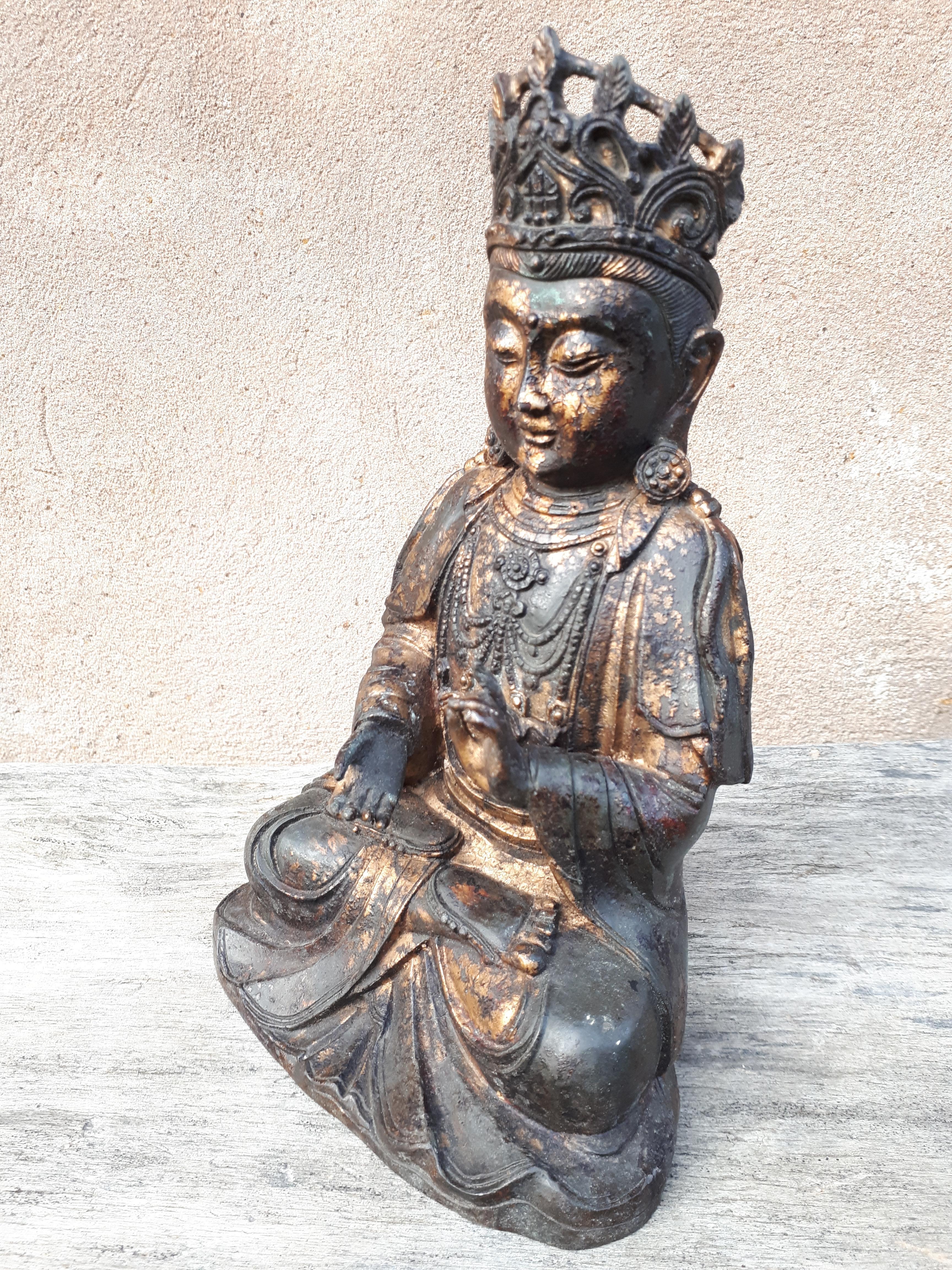 Bodhisattva In Bronze, China 20th Century For Sale 4