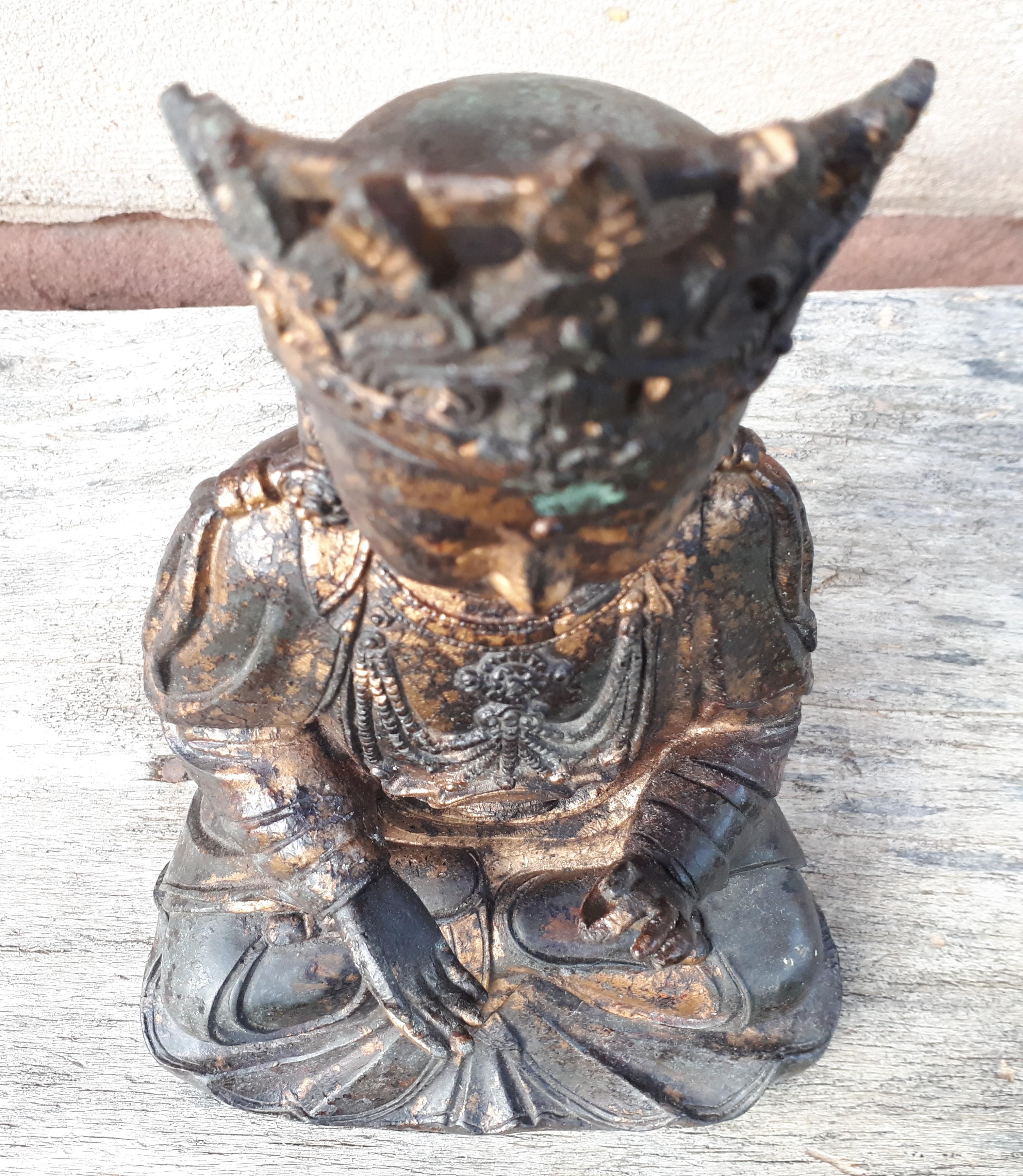 Bodhisattva en bronze, Chine 20e siècle en vente 3