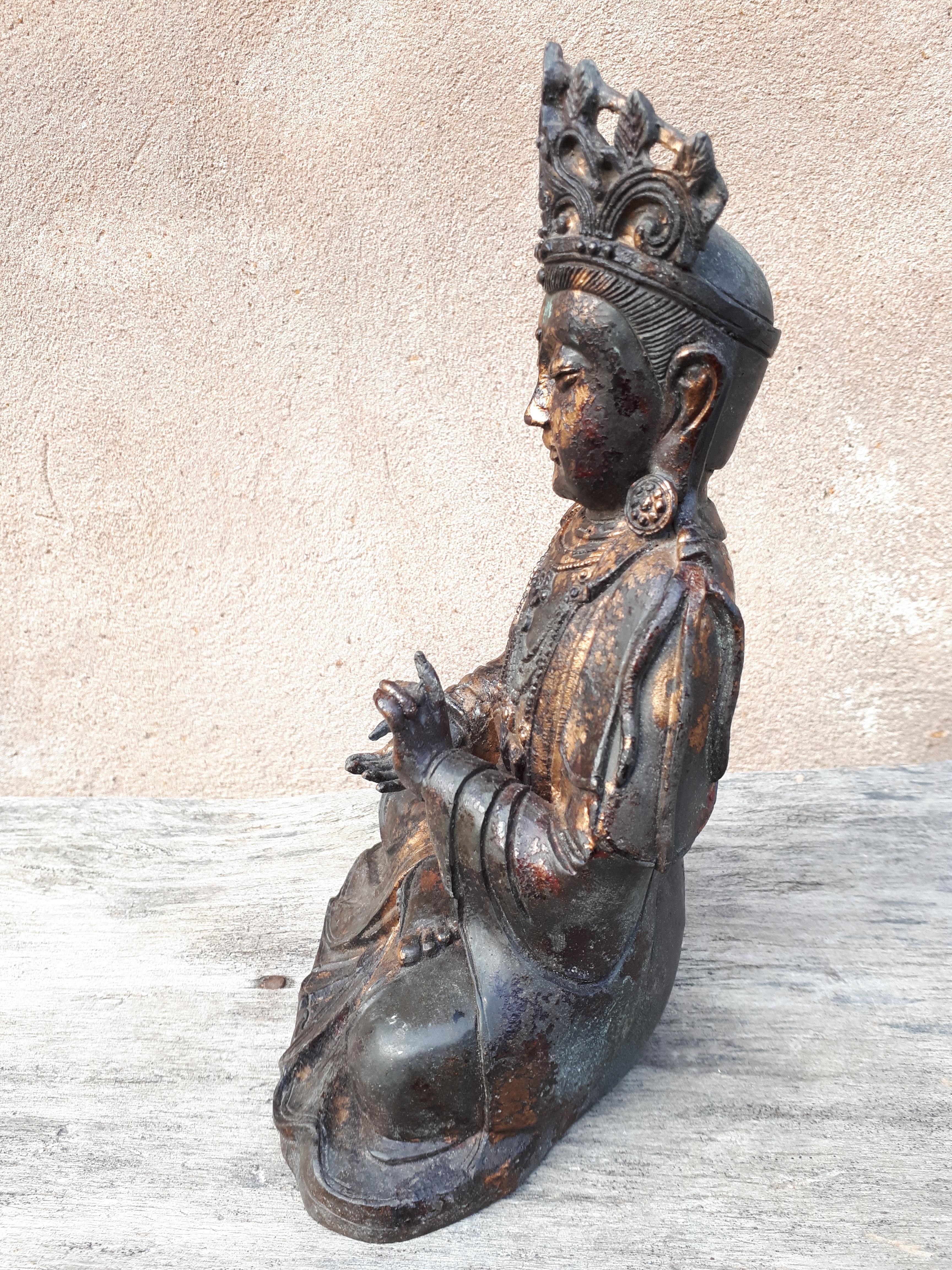 Bodhisattva In Bronze, China 20th Century For Sale 3