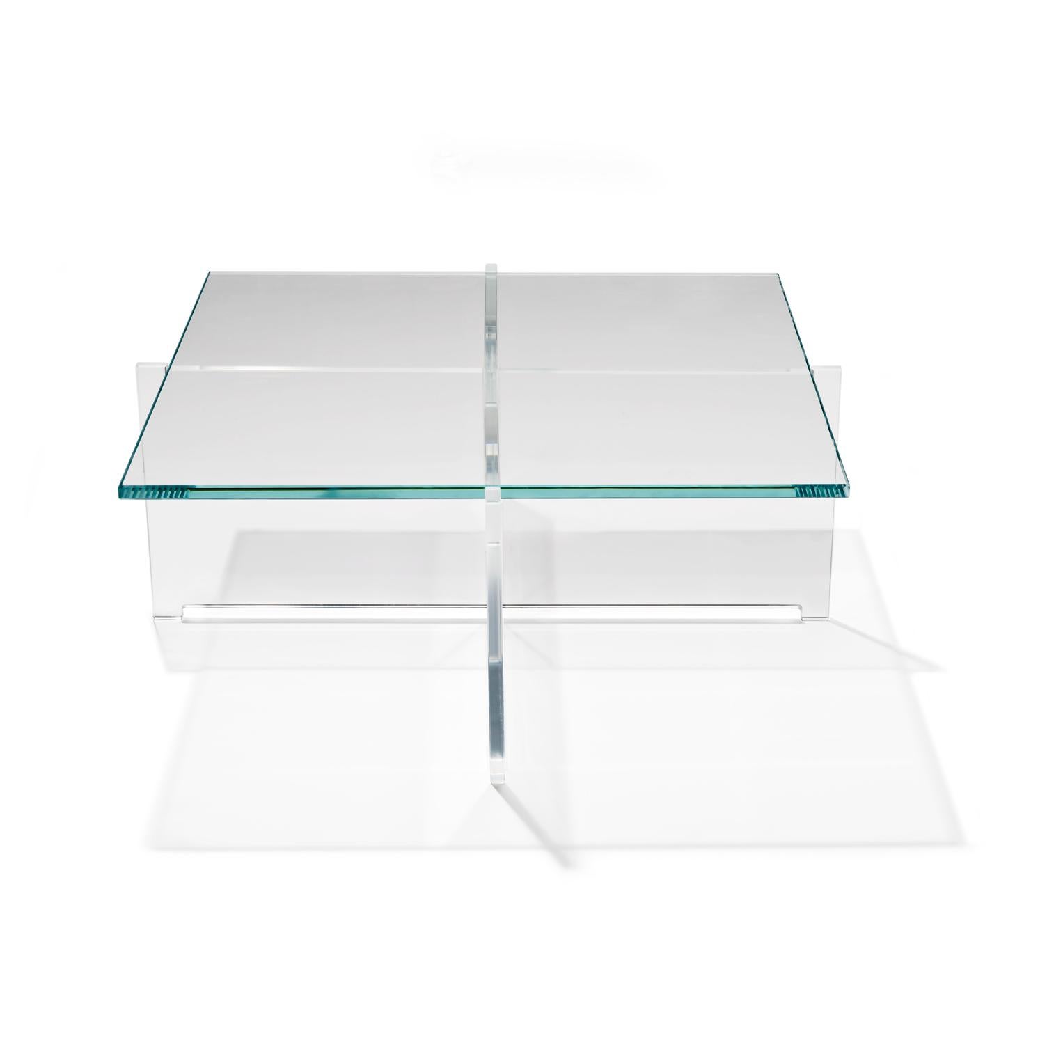 Bodil Kjær 'Crossplex Niedriger Tisch', Polycarbonat bei Karakter (Moderne der Mitte des Jahrhunderts) im Angebot