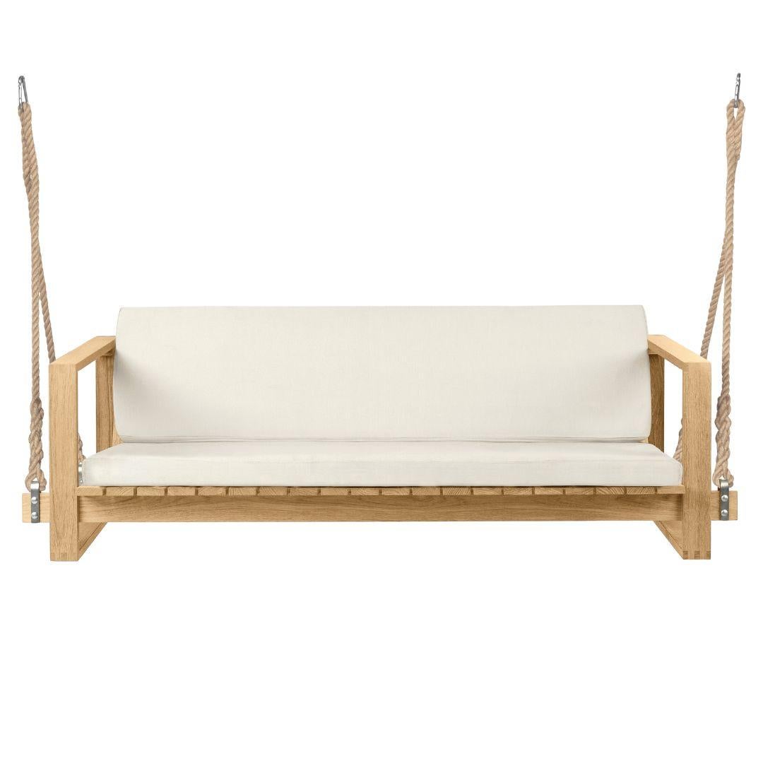 Divano Swing 'BK13' per esterni di Bodil Kjaer in teak per Carl Hansen & Son

La storia del Modernismo Danese inizia nel 1908, quando Carl Hansen aprì il suo primo laboratorio. Il suo impegno per la bellezza, il comfort, la raffinatezza e