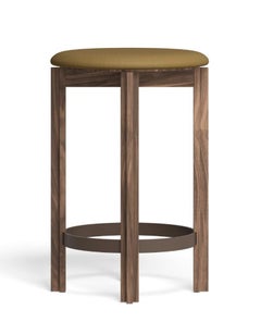 Bodil Kjaer Nussbaumholz, Haupt-Thekenhocker für Karakter