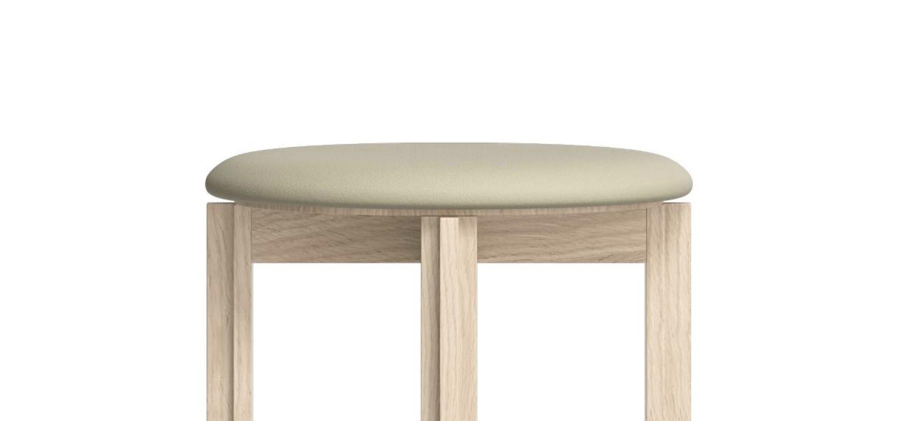 Bodil Kjaer Weiß gebeizte Eichenholz-Eiche  Principal Counter-Hocker für Karakter (Moderne der Mitte des Jahrhunderts) im Angebot