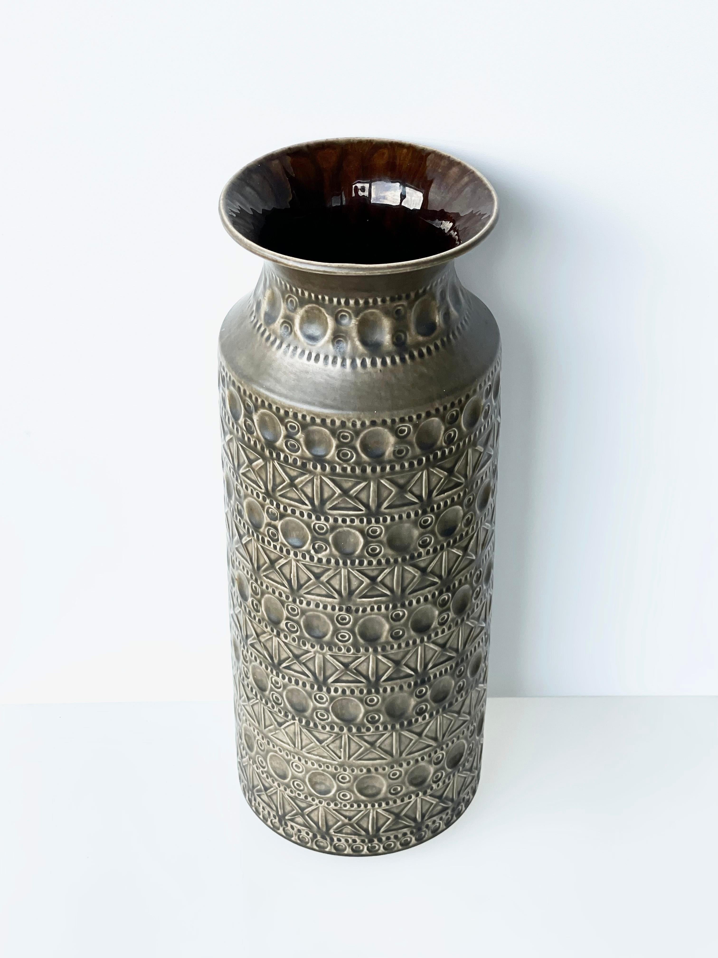 Bodo Mans Vase for Bay Keramik, West Germany ca. 1970 In Excellent Condition For Sale In Bern, CH