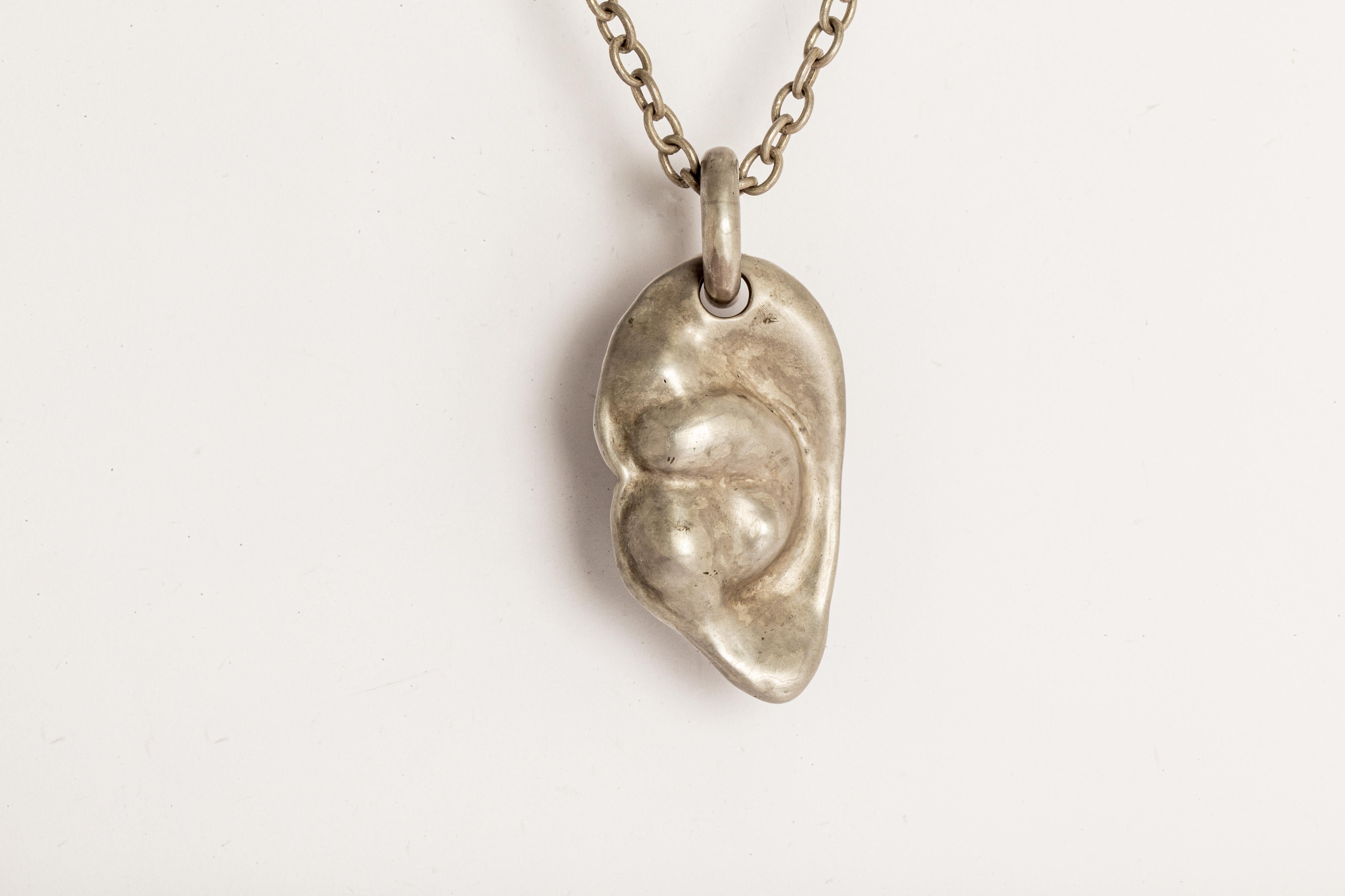Body Part Necklace (Evan's Ear, Mega Pavé, DA+DIA) In New Condition For Sale In PARIS, FR
