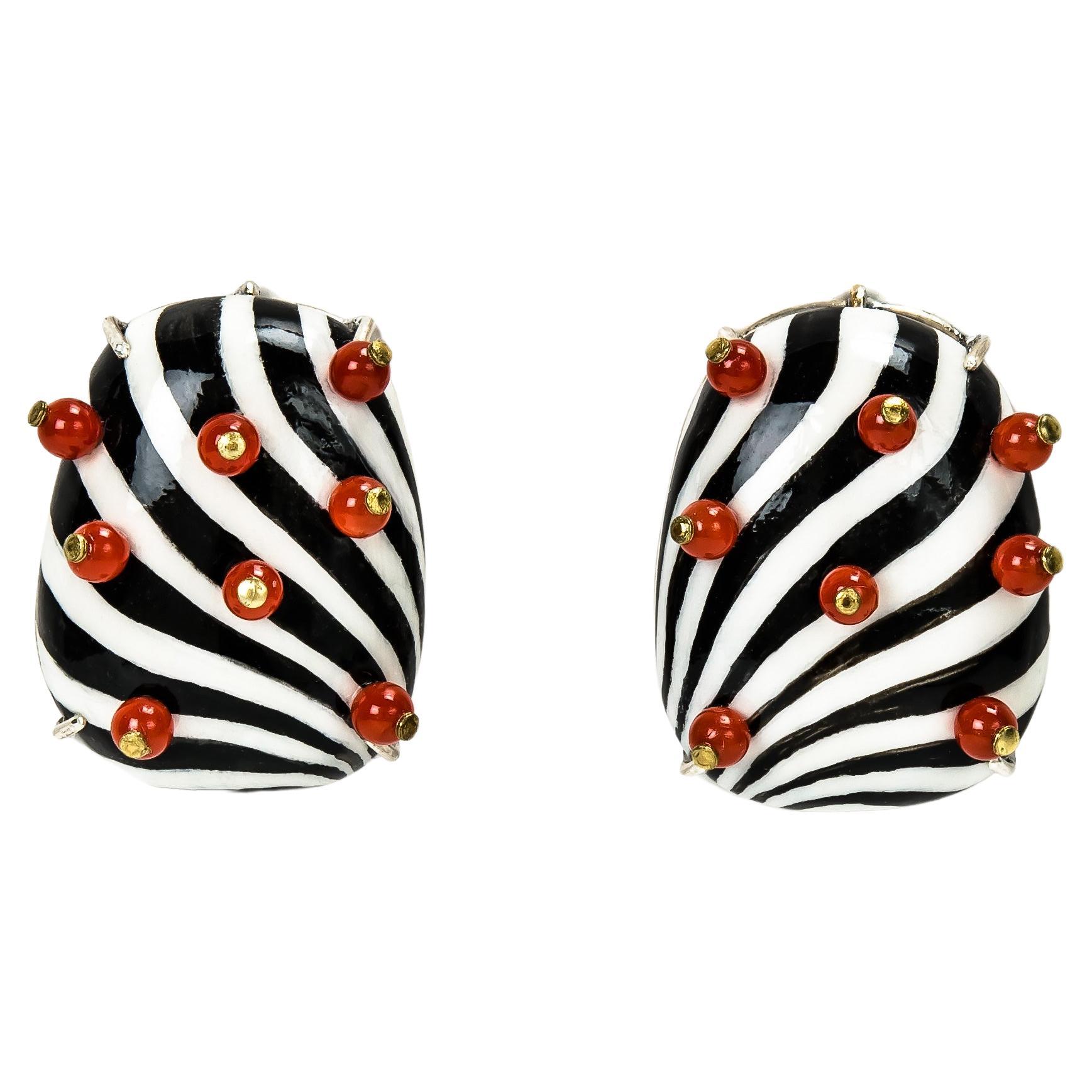 Bodyfurnitures Stud Earrings – elegant fine lines black&white Coral Gold Silver For Sale