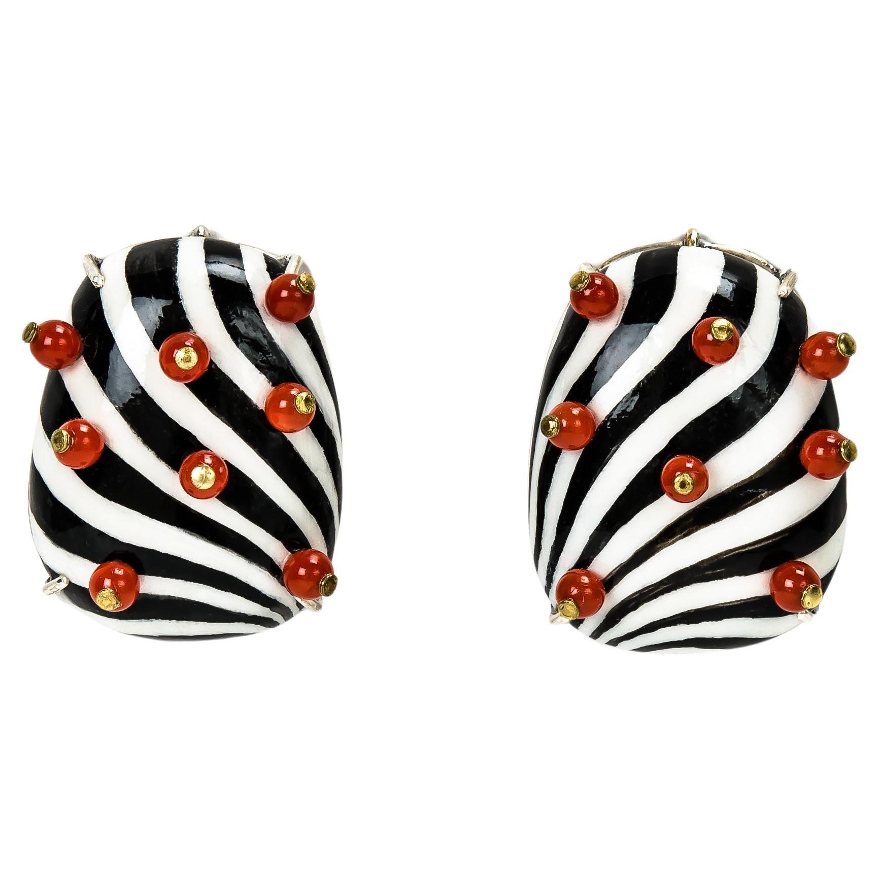 Bodyfurnitures Stud Earrings Handpainted Black&White Coral Gold Papier-mâché For Sale