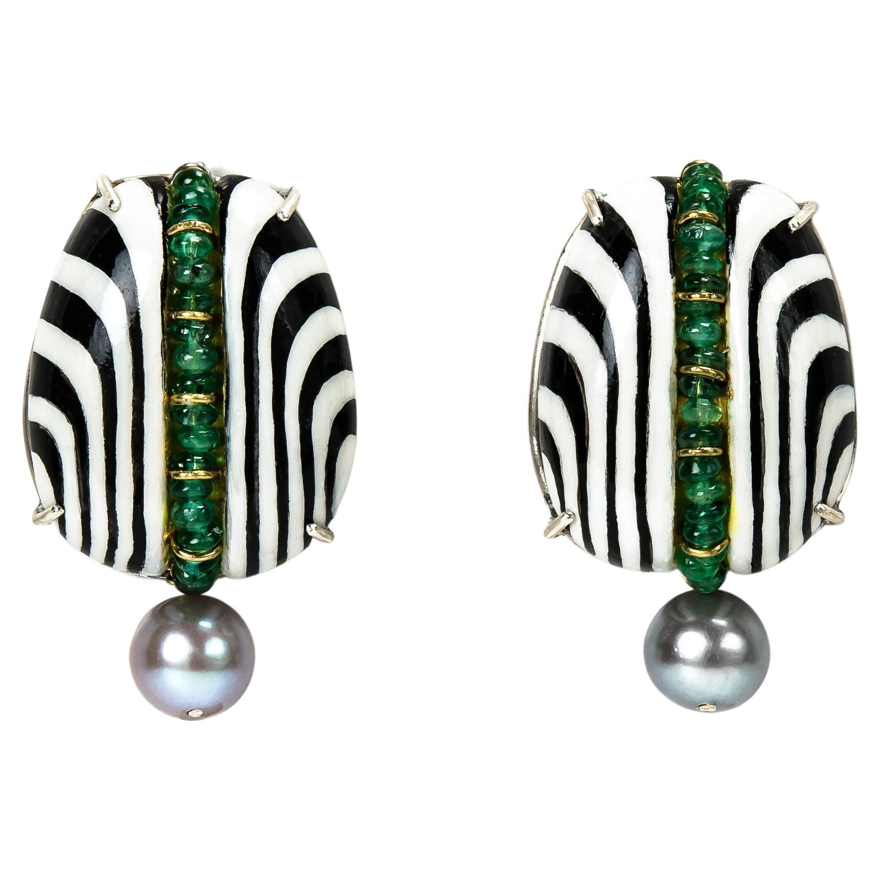 Bodyfurnitures Stud Earrings Handpainted Black&White Gold Papier-mâché Emeralds For Sale