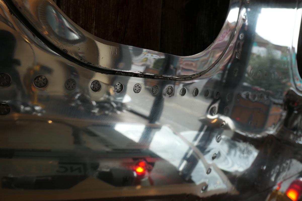 Late 20th Century Boeing 727 Authentic Aircraft 3 Windows Panel in Polished Mirror Finish For Sale