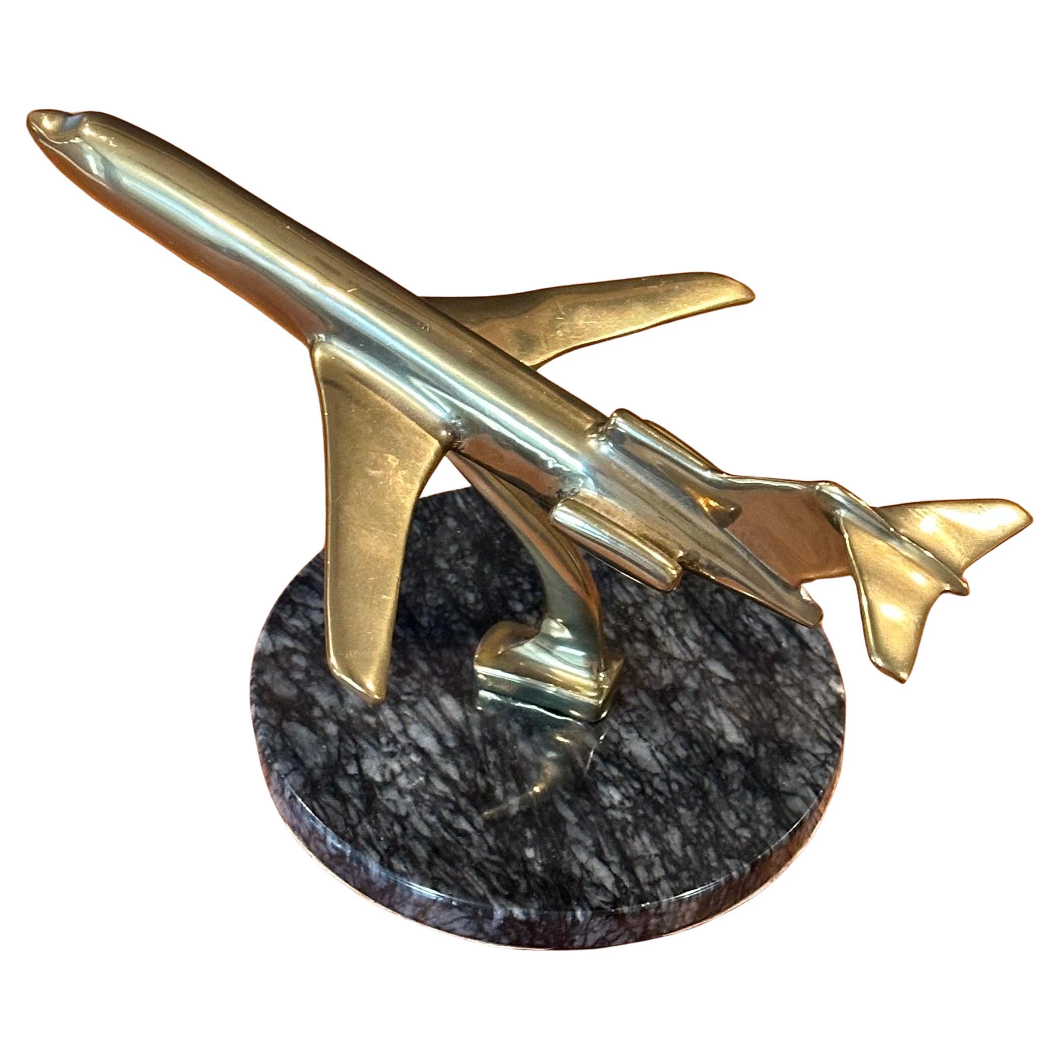 20ième siècle Modèle de bureau de Boeing 727 Jumbo Jetliner/Airplane en laiton et marbre en vente