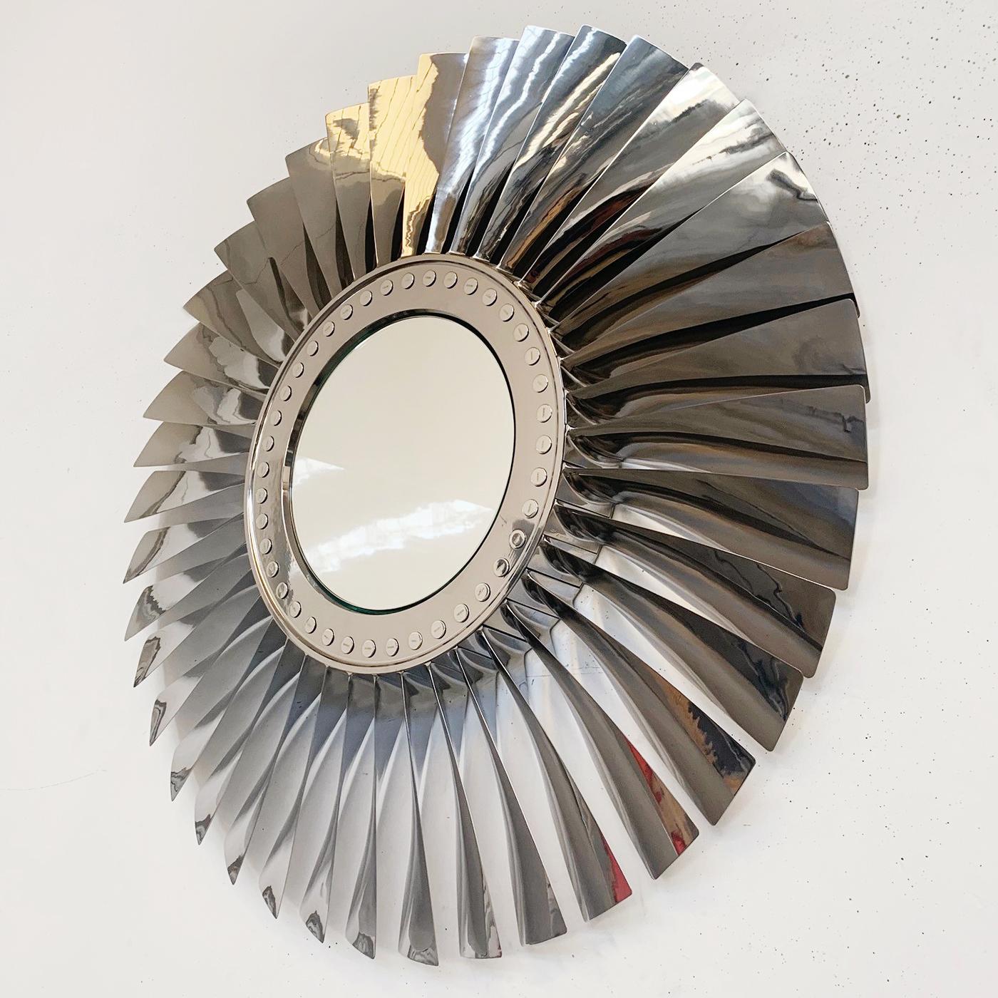 Mirror Boeing Turbine with center mirror glass and frame made with
an original turbine in titanium alloy from a Stage I / II Engine fan from 
a Boeing B-737. Turbine in chrome polished finish. Exceptional piece.