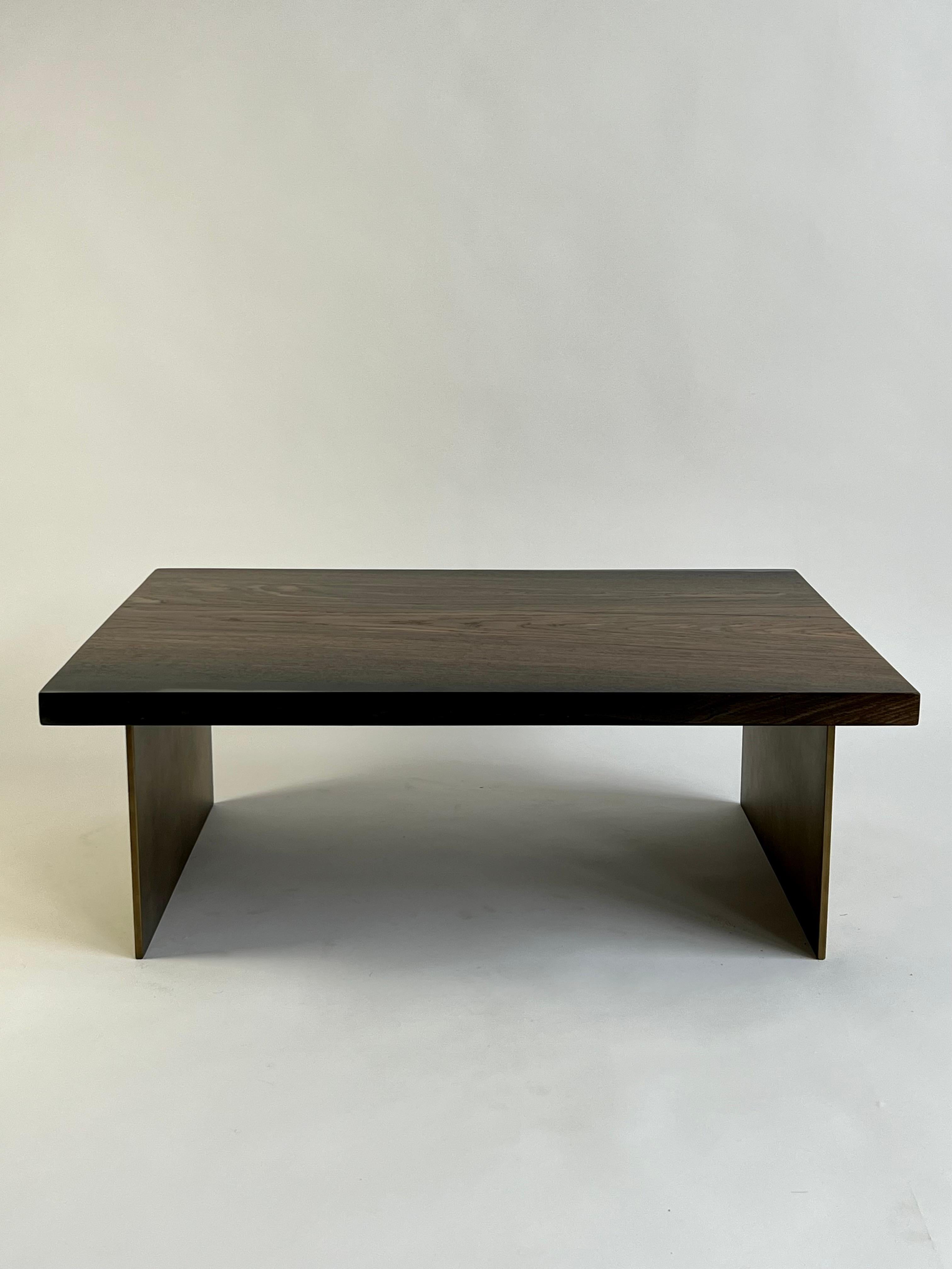 Rectangular wooden coffee table In New Condition In Amsterdam, Noord Holland