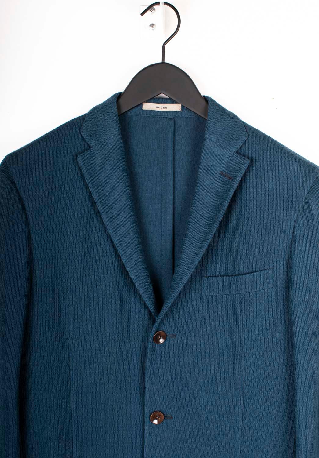 Controlla le mie altre inserzioni. Ho molti altri abiti firmati in vendita. Aperto a qualsiasi offerta.
L'articolo in vendita è 100% autentico BOGLIOLI Casual Dover Blazer Uomo Giacca, VINU0
Colore: blu
(Il colore effettivo può variare leggermente a
