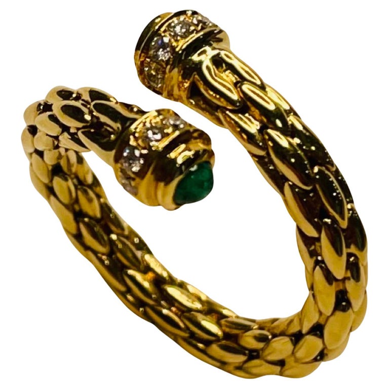 Bogo 18K Yellow Gold Emerald and Diamond Ring For Sale at 1stDibs