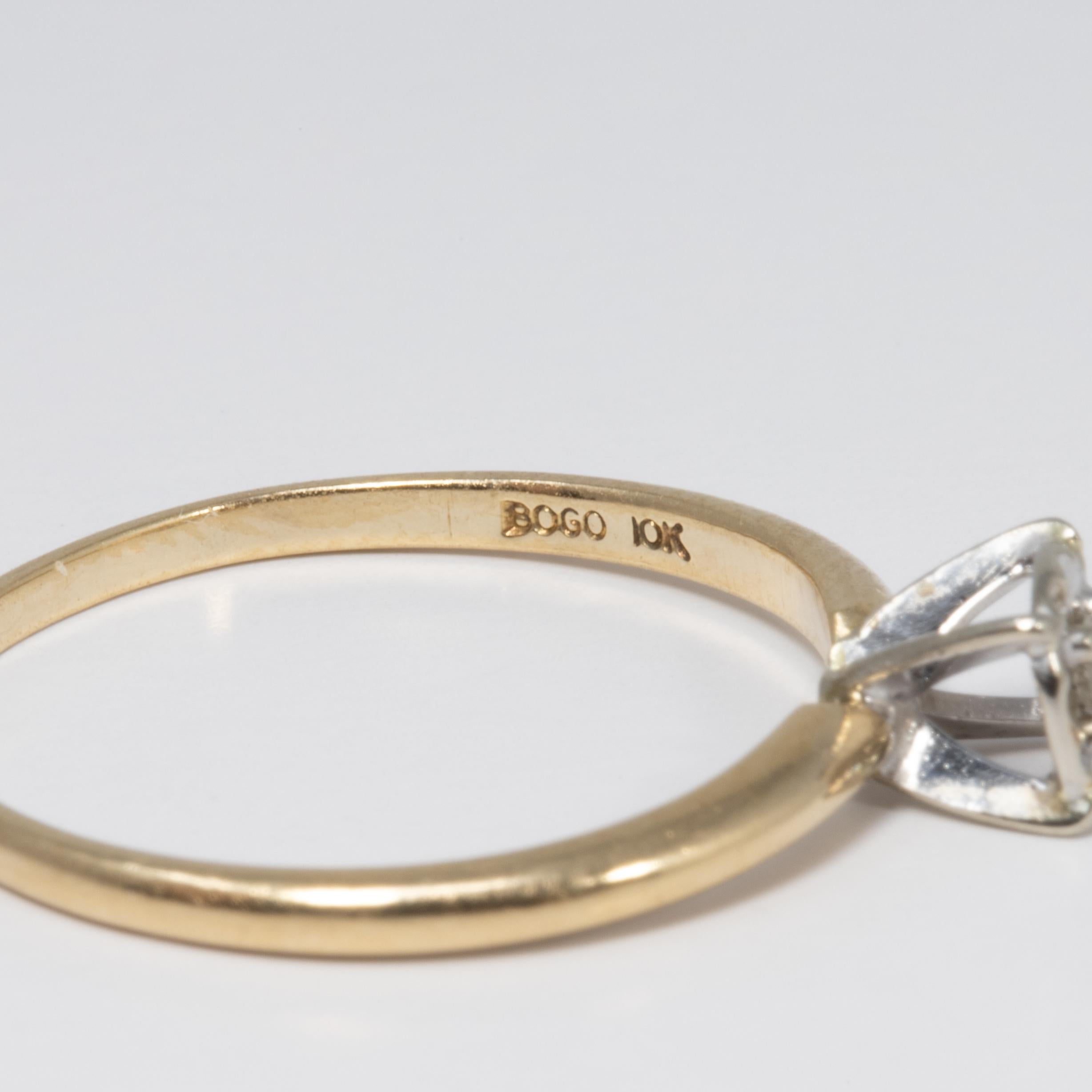 Bogo Diamant 10K Gelbgold Maßgefertigter Ring, Solitär-Zackenfassung, Rundschliff im Angebot 1