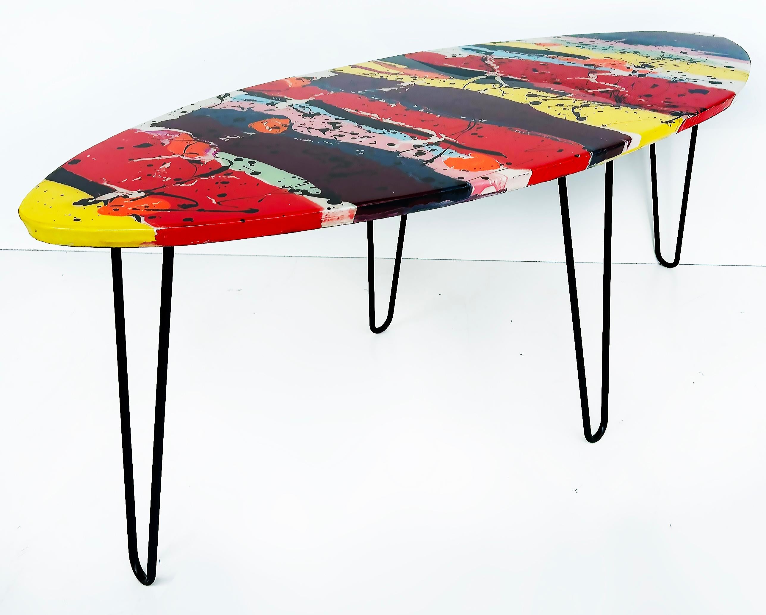 XXIe siècle et contemporain Table d'art mural/table basse abstraite fonctionnelle Bohdan Andreas en époxy peinte à la main  en vente