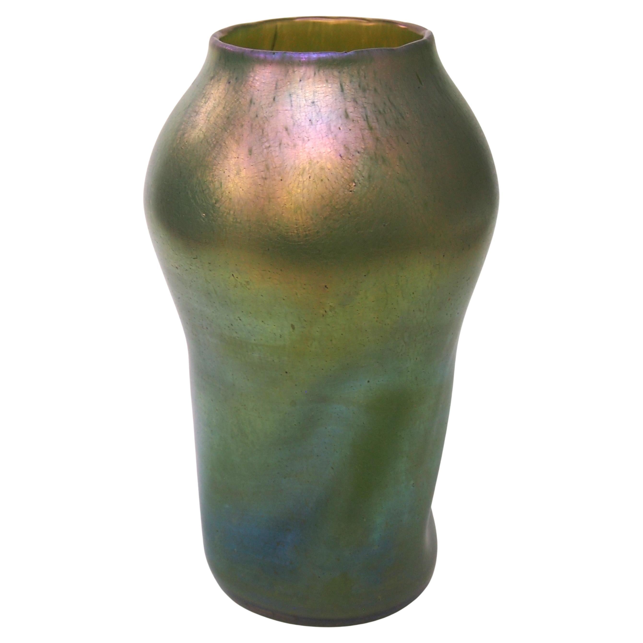Bohemia Loetz Art Nouveau Twisted Dephi Glass Vase 1899 im Angebot