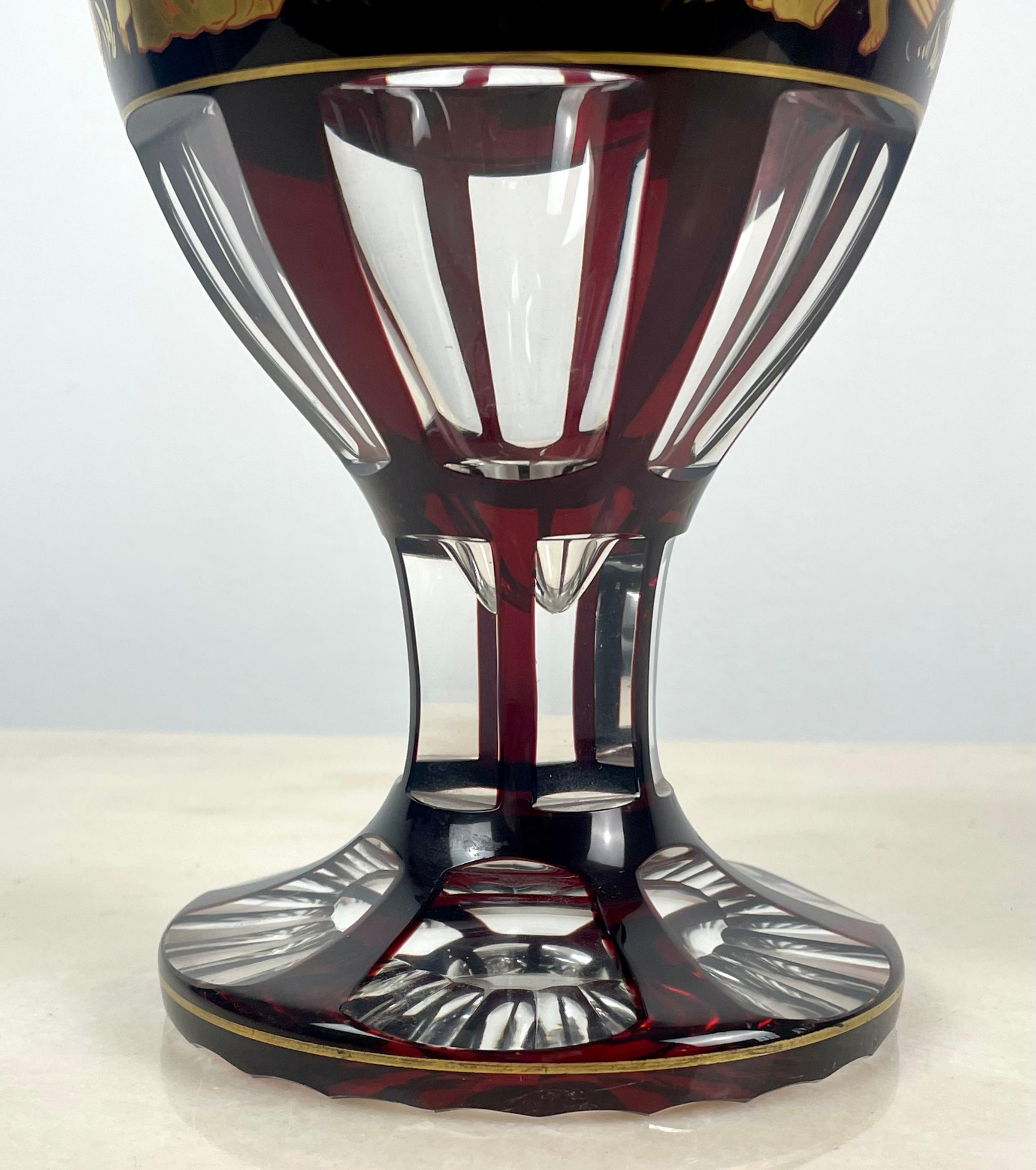 Bonbonnière ou lunette en cristal rouge de Bohemia - XIXème - République Tchèque  en vente 8