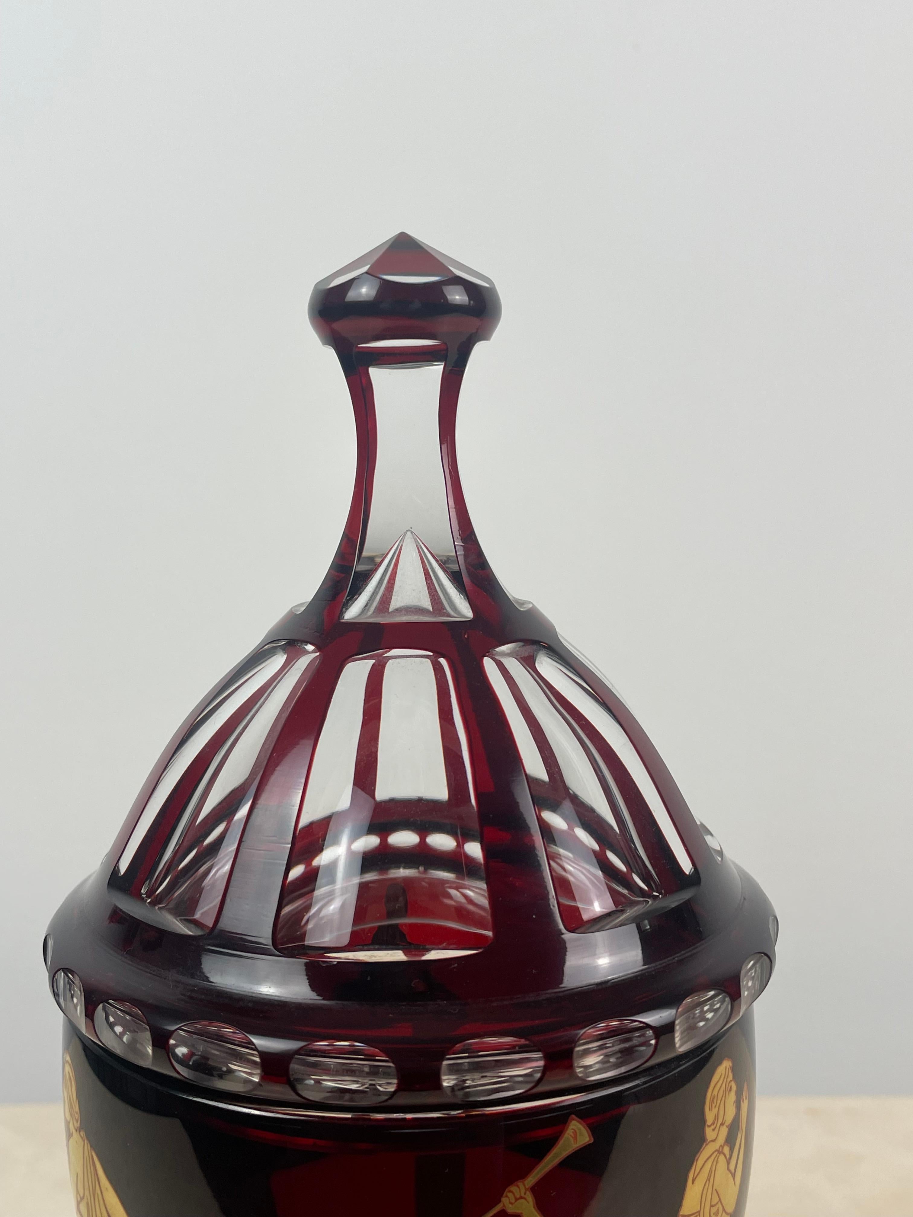 Bonbonnière ou lunette en cristal rouge de Bohemia - XIXème - République Tchèque  en vente 4