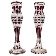 Vases 'Bohemia' en cristal taillé à motifs géométriques.