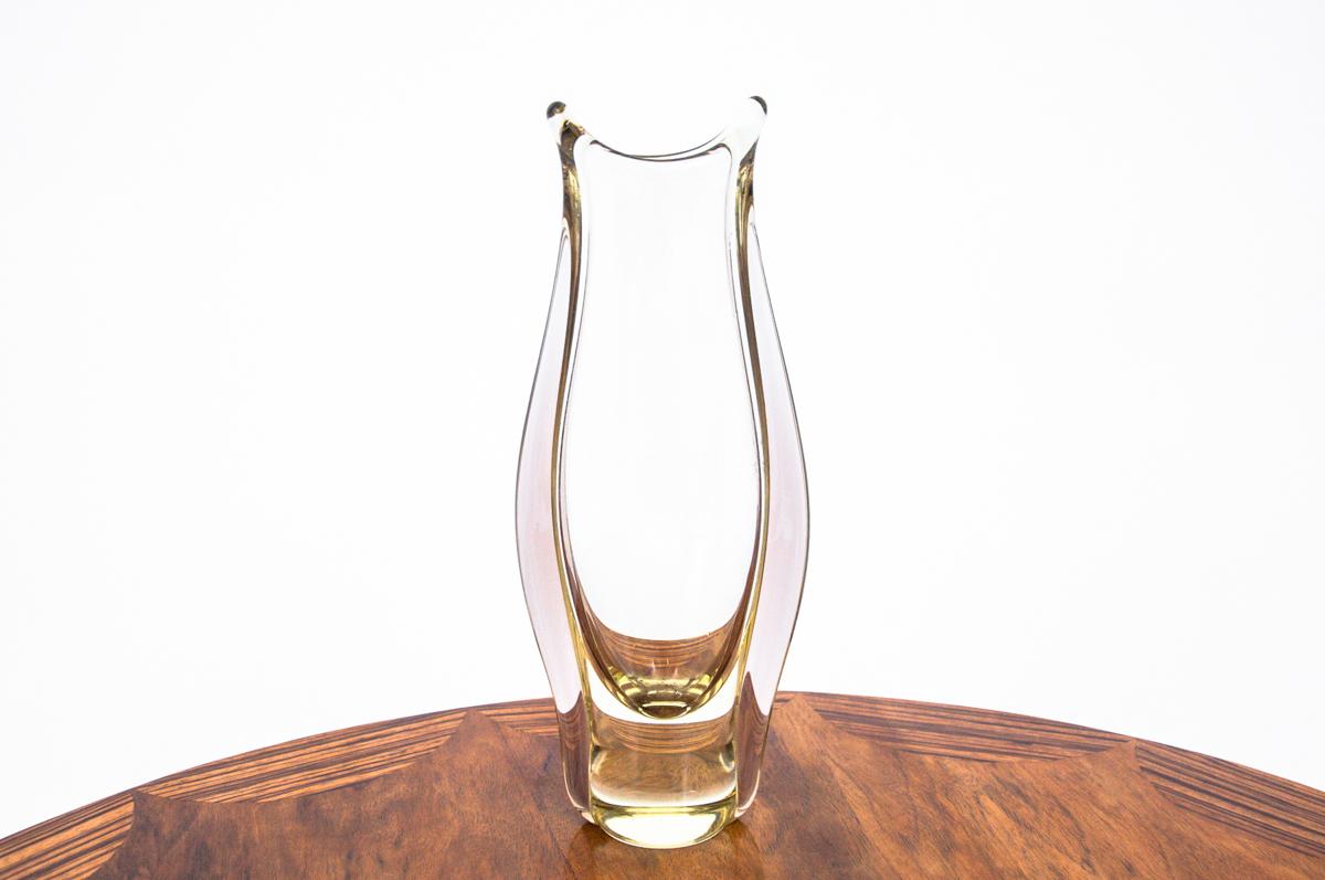 Vase, designed by Miloslav Klinger, Czechoslovakia, 1960s

Very good condition.

Measures: Height 27.5 cm / width 10.5 cm / depth 6 cm.