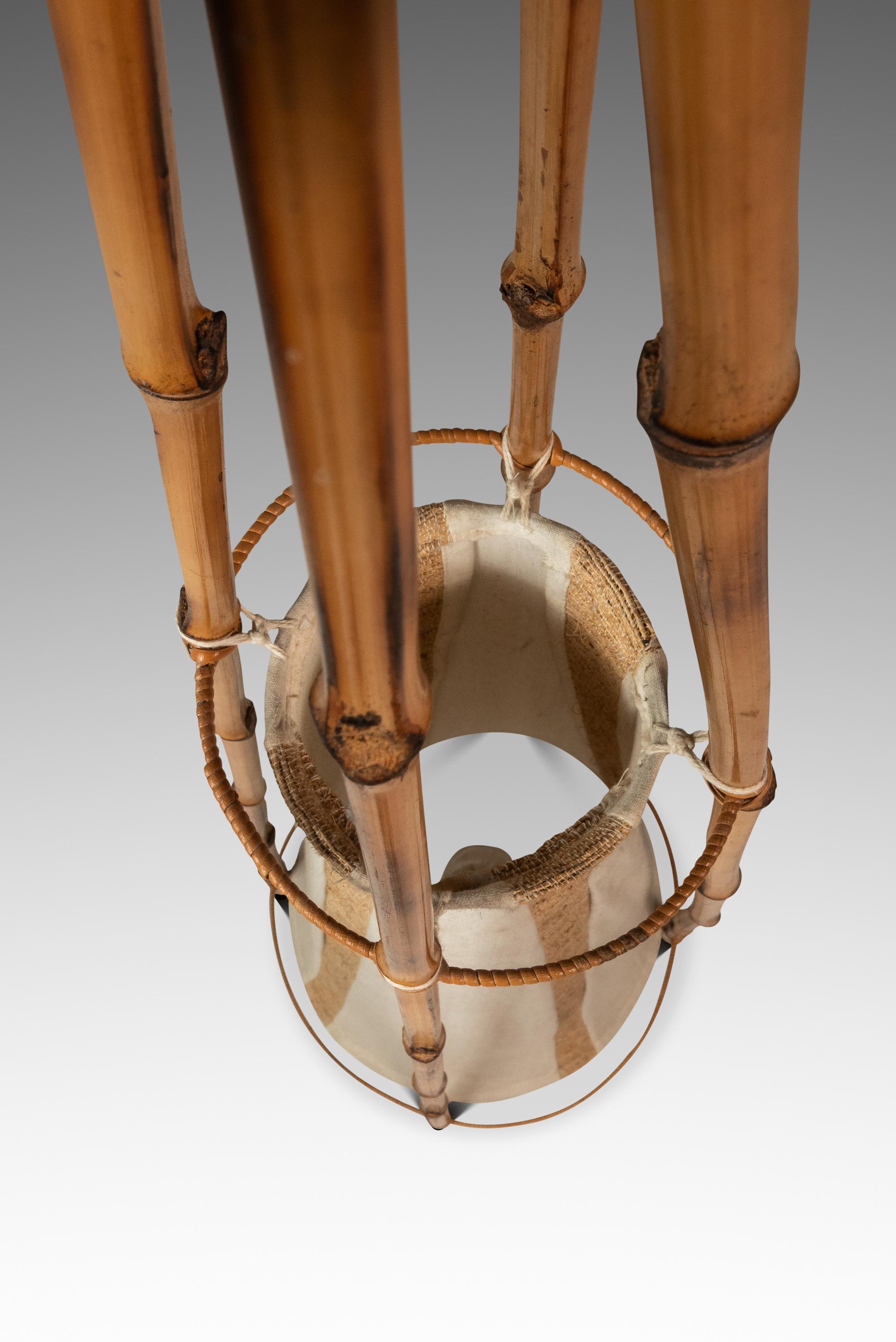 Bohemia 1,5 m. Lámpara de pie en forma de tipi de Louis Sognot, Francia, c. 1960 en venta 4