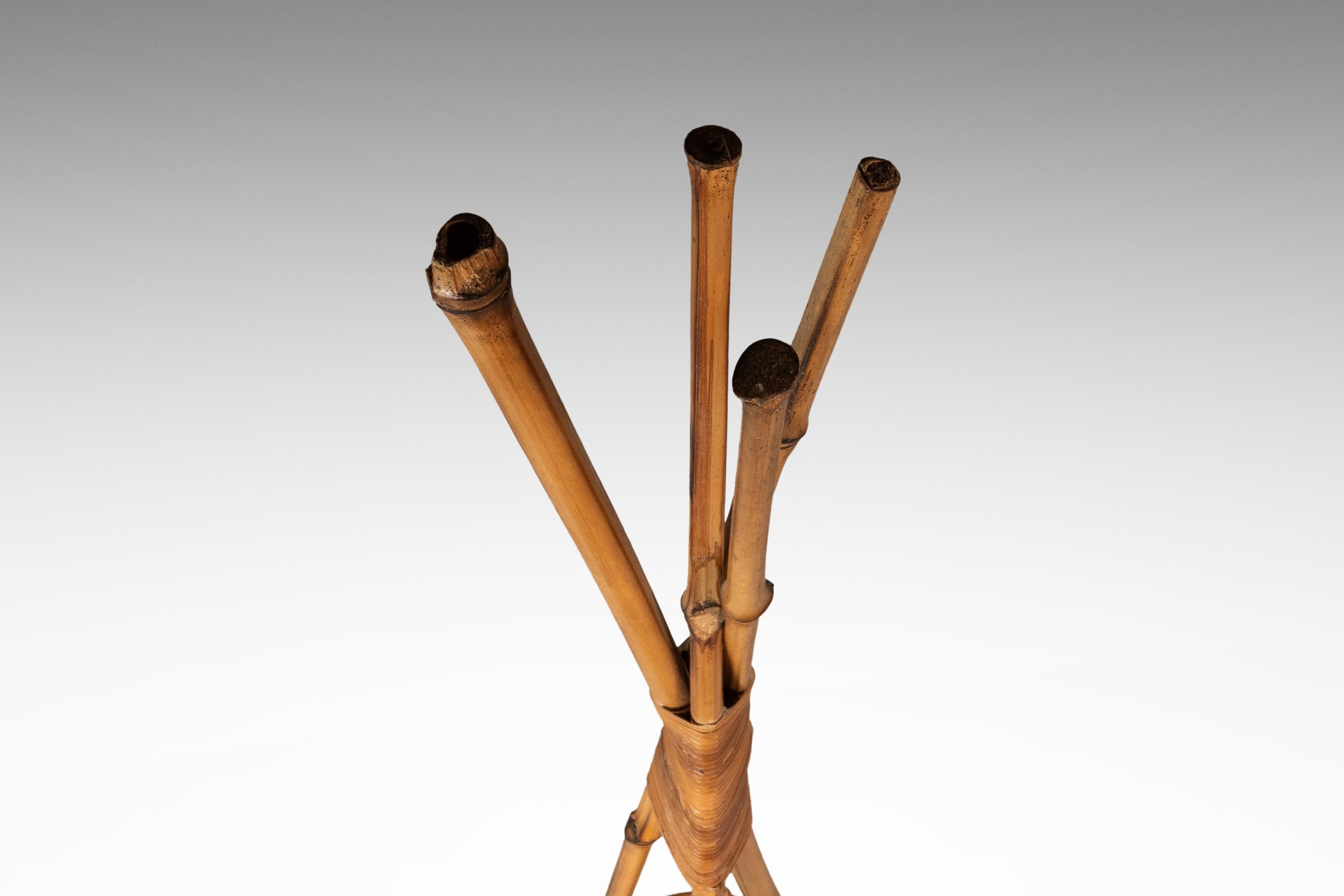 Bohemia 1,5 m. Lámpara de pie en forma de tipi de Louis Sognot, Francia, c. 1960 en venta 1